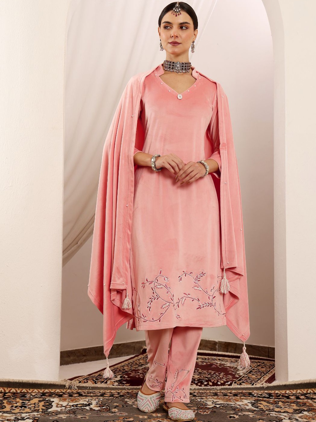 Lative Colours of Fashion Floral Embroidered Velvet Straight Kurta With Trousers & Dupatta, Pink
Lative Colours of Fashion Floral Embroidered Velvet Straight Kurta With Trousers & Dupatta, Pink