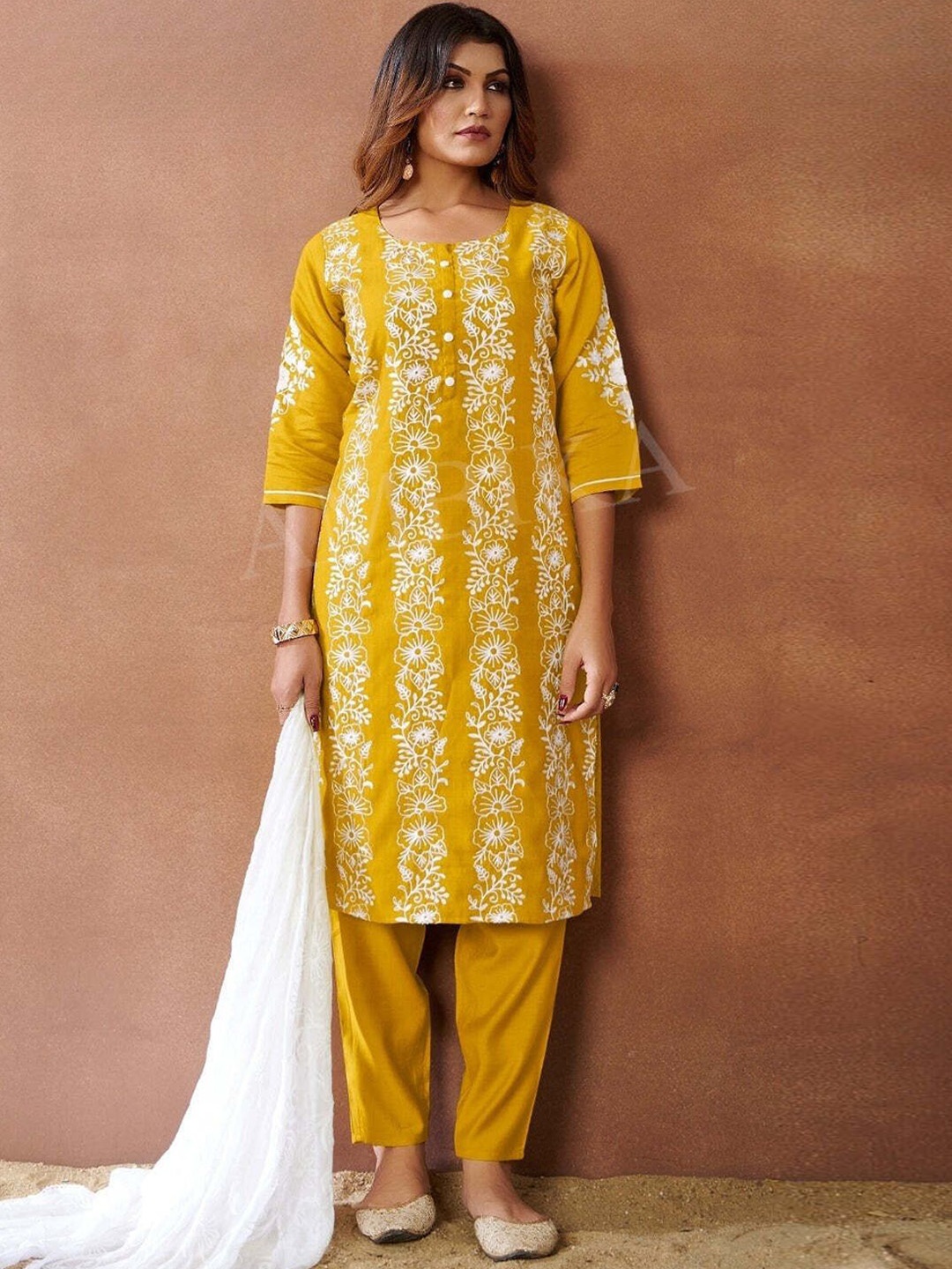 REET MAHAL Qismat Floral Embroidered Georgette Straight Kurta With Trouser & Dupatta, Yellow
REET MAHAL Qismat Floral Embroidered Georgette Straight Kurta With Trouser & Dupatta, Yellow