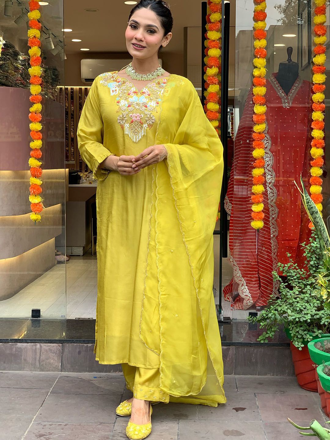 KALINI Floral Embroidered V-Neck Chanderi Silk Straight Kurta With Trousers & Dupatta, Yellow
KALINI Floral Embroidered V-Neck Chanderi Silk Straight Kurta With Trousers & Dupatta, Yellow