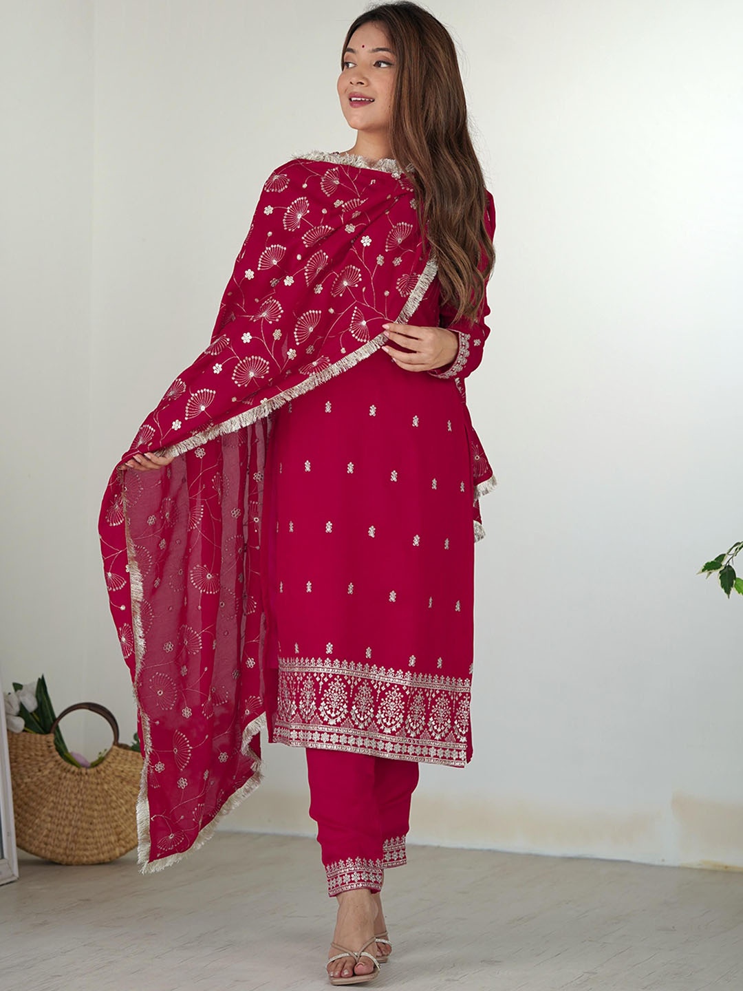 Tanhai Floral Embroidered Sequinned Raw Silk Straight Kurta With Trouser & Dupatta, Pink
Tanhai Floral Embroidered Sequinned Raw Silk Straight Kurta With Trouser & Dupatta, Pink
