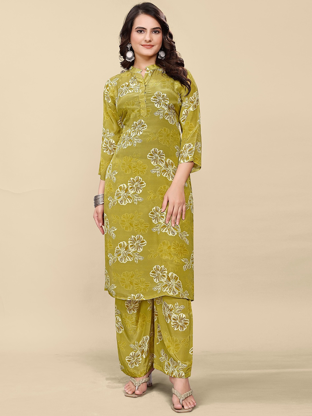 VINAYAKA TEX PRINT Floral Printed Mandarin Collar Straight Kurta With Palazzo, Green
VINAYAKA TEX PRINT Floral Printed Mandarin Collar Straight Kurta With Palazzo, Green