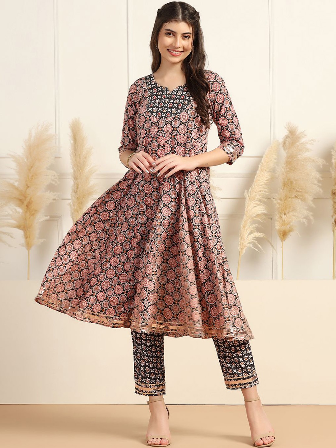 FASHION DREAM Ethnic Motifs Printed Gotta Patti Notch-Neck Panelled Kurta With Trouser, Black
FASHION DREAM Ethnic Motifs Printed Gotta Patti Notch-Neck Panelled Kurta With Trouser, Black