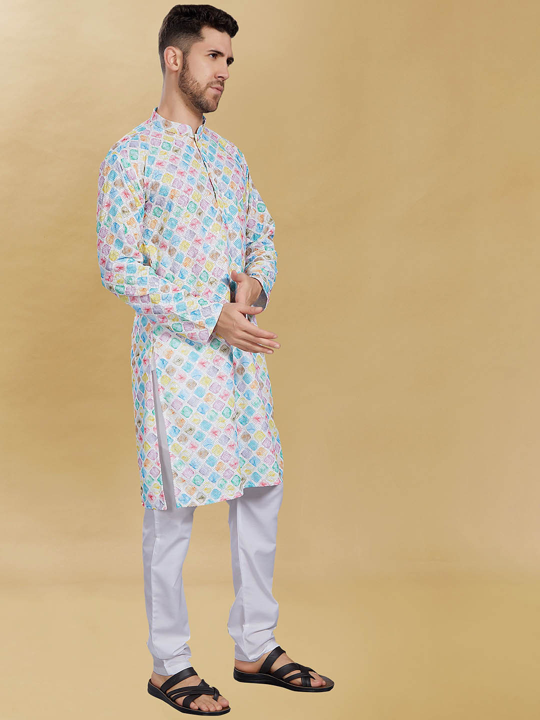 DIVISIVE Geometric Embroidered Mandarin Collar Slim Fit Straight Kurta, White
DIVISIVE Geometric Embroidered Mandarin Collar Slim Fit Straight Kurta, White
