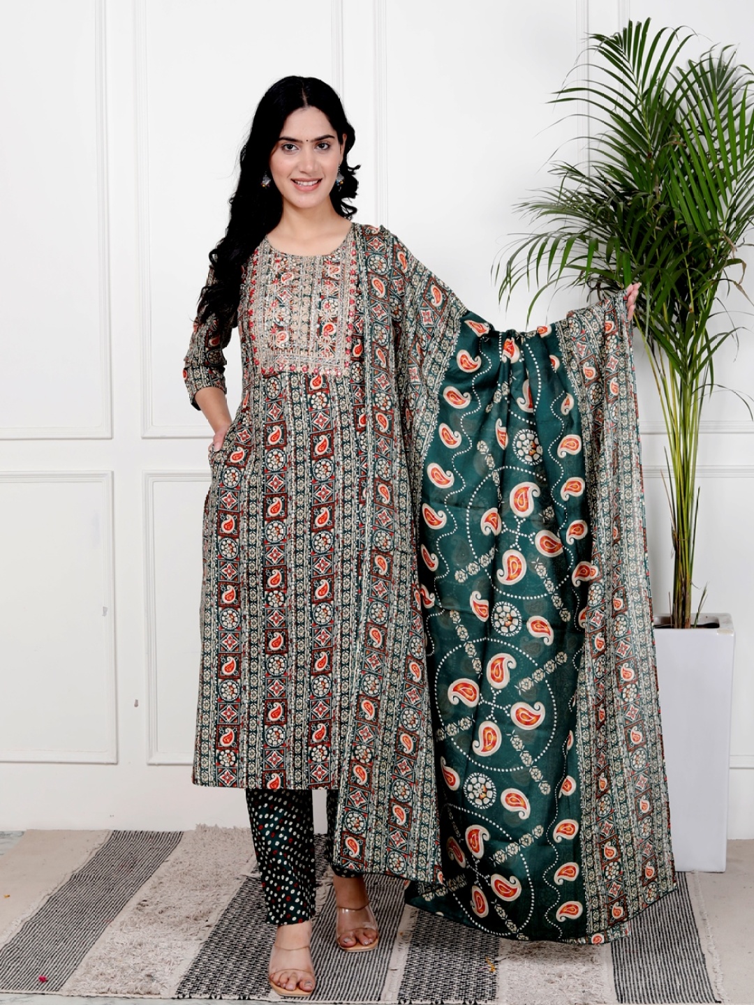 HERE&NOW Floral Printed Embroidered Round Neck Kurta with Trousers And Dupatta, Green
HERE&NOW Floral Printed Embroidered Round Neck Kurta with Trousers And Dupatta, Green