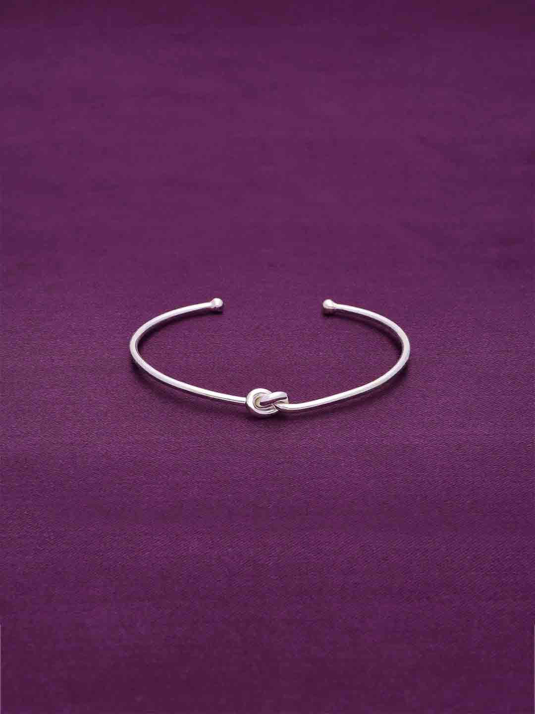 KAI JEWEL 925 Sterling Silver Rhodium-Plated Shimmering Slipknot Cuff Bracelet
KAI JEWEL 925 Sterling Silver Rhodium-Plated Shimmering Slipknot Cuff Bracelet