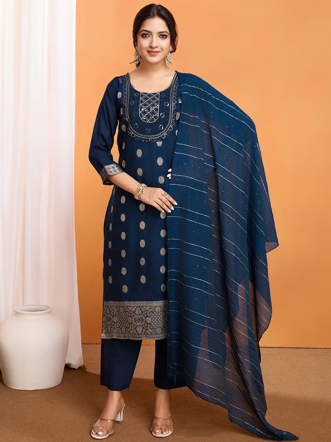 BLACK SCISSOR Women Floral Embroidered Regular Thread Work Kurta with Trousers & With Dupatta, Navy blue
BLACK SCISSOR Women Floral Embroidered Regular Thread Work Kurta with Trousers & With Dupatta, Navy blue