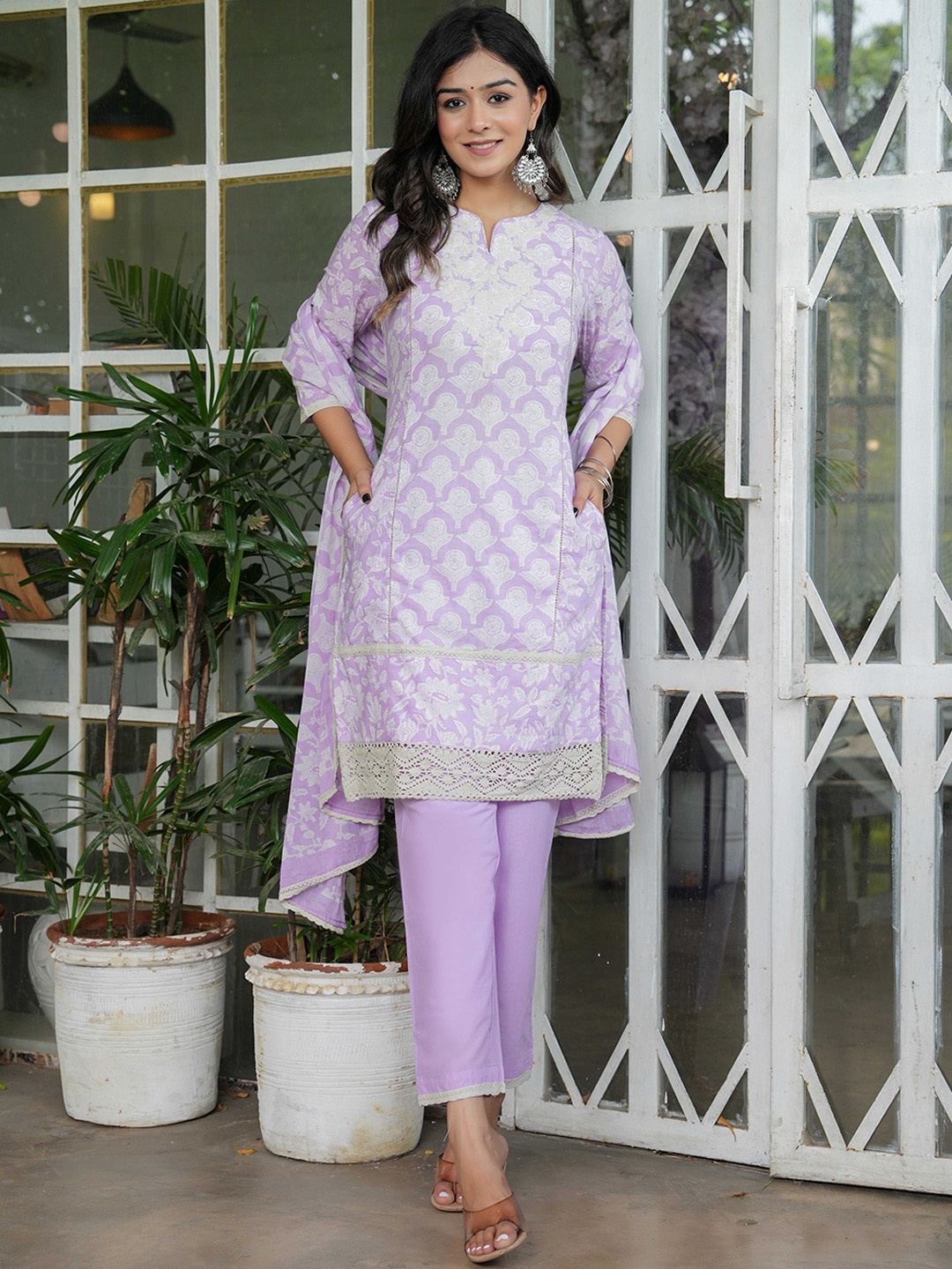 NNAVDHA Women Floral Printed Regular Gotta Patti Pure Cotton Kurta with Trousers & With Dupatta, Lavender
NNAVDHA Women Floral Printed Regular Gotta Patti Pure Cotton Kurta with Trousers & With Dupatta, Lavender