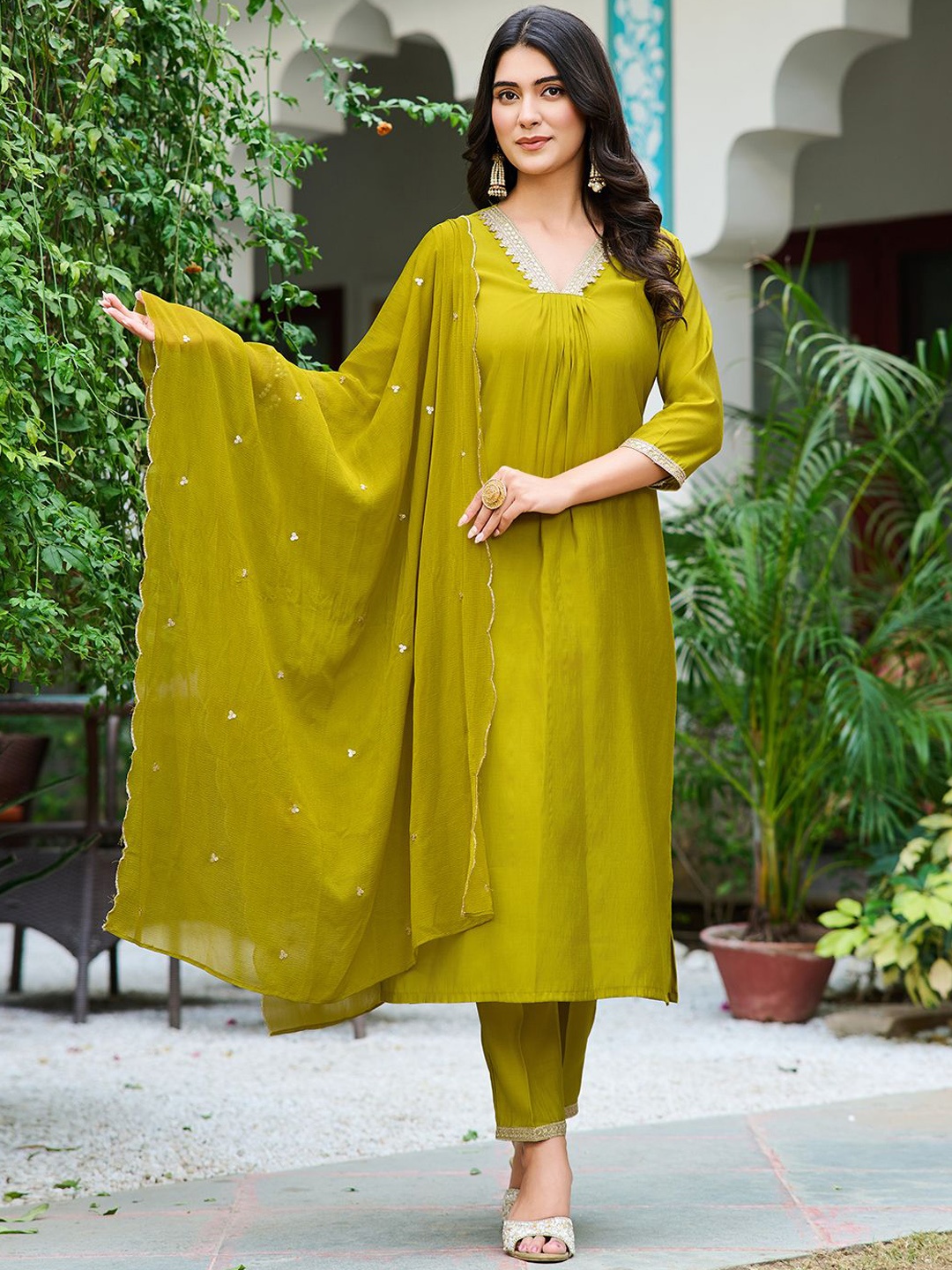 VIBE VISION Women Floral Embroidered Regular Kurta with Trousers & With Dupatta, Olive
VIBE VISION Women Floral Embroidered Regular Kurta with Trousers & With Dupatta, Olive
