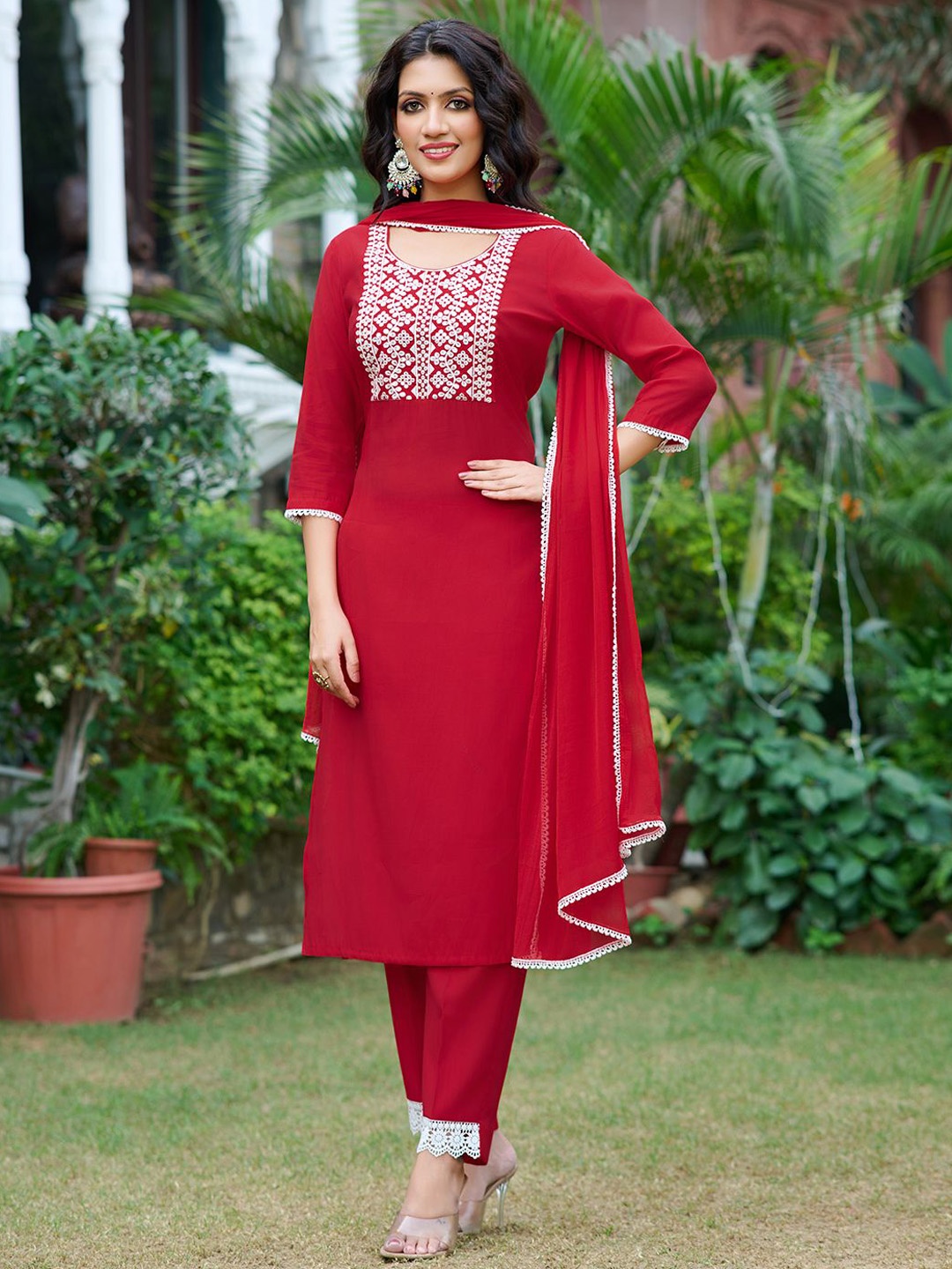 VIBE VISION Women Floral Yoke Design Regular Kurta with Trousers & With Dupatta, Red
VIBE VISION Women Floral Yoke Design Regular Kurta with Trousers & With Dupatta, Red