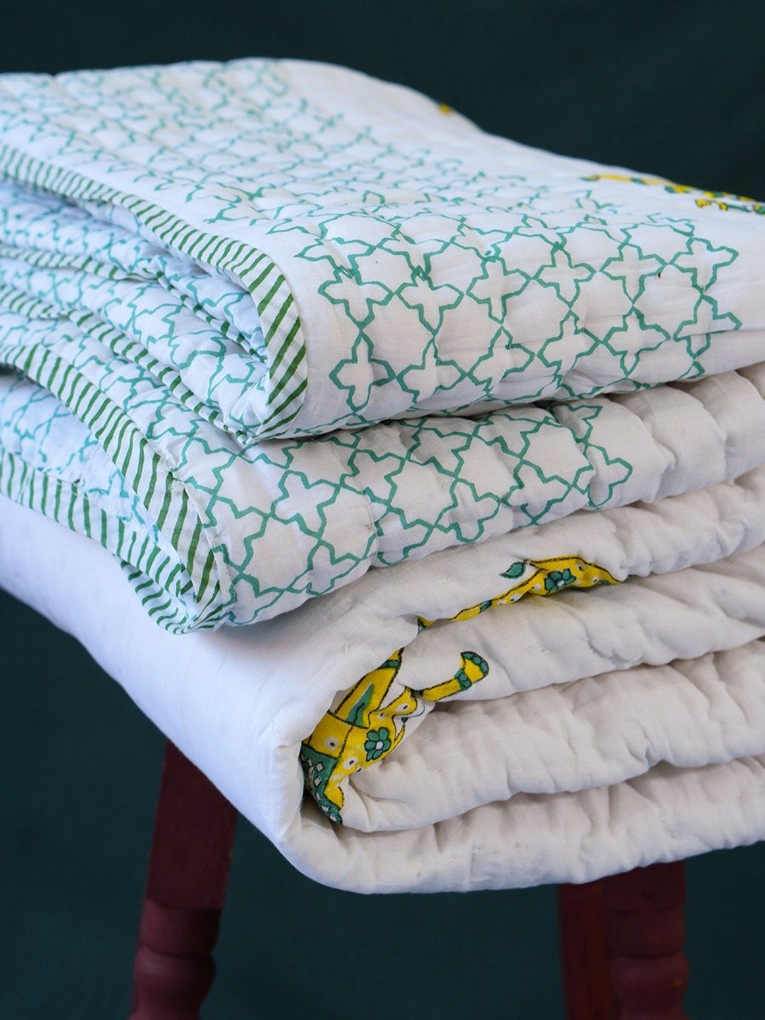 The Jaipur Wala White & Yellow Ethnic Motifs Printed Cotton 120 GSM Single Bed Quilt
The Jaipur Wala White & Yellow Ethnic Motifs Printed Cotton 120 GSM Single Bed Quilt