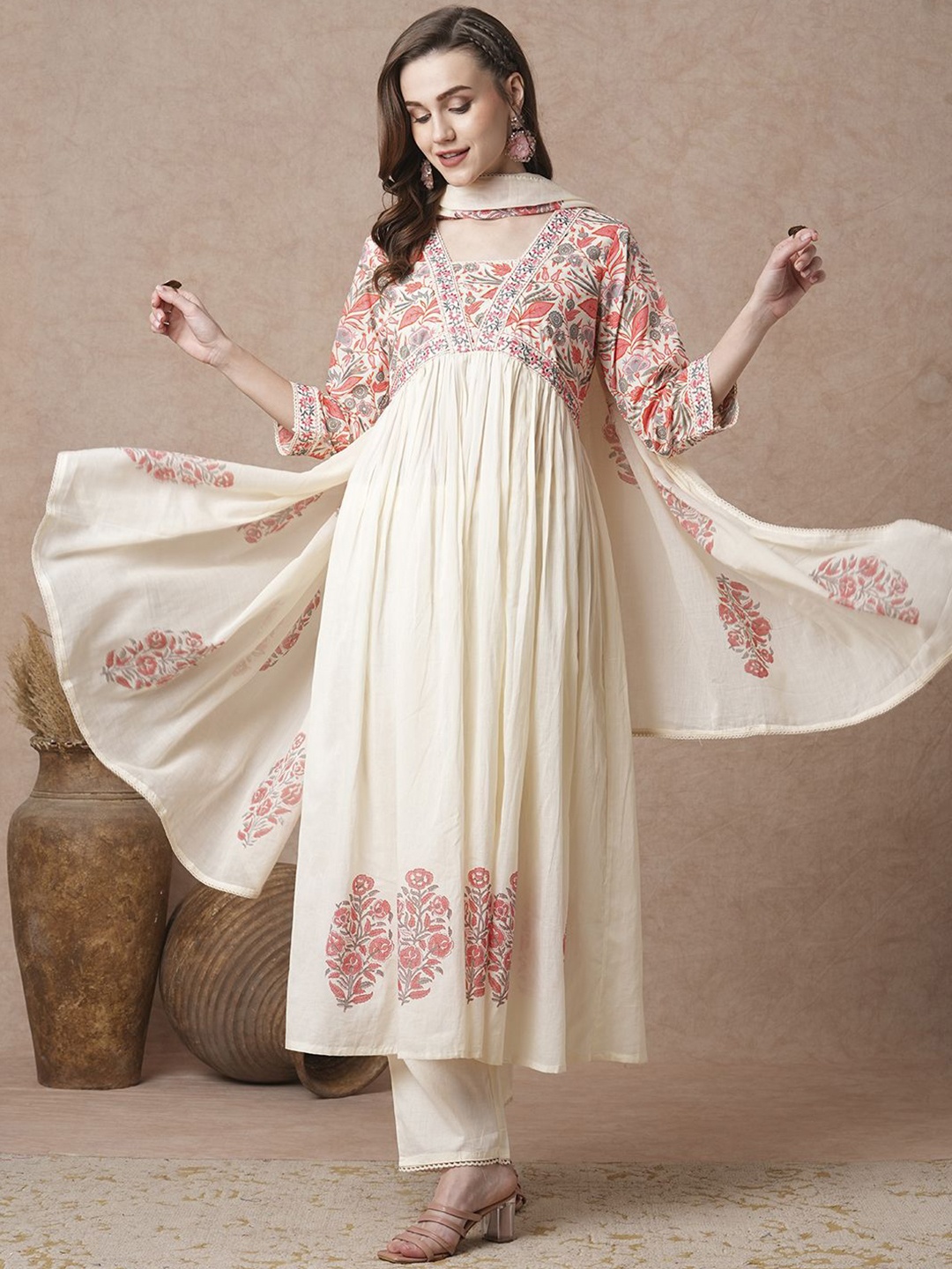 FASHOR Off White Floral Printed Pleated Pure Cotton Anarkali Kurta With Trousers & Dupatta
FASHOR Off White Floral Printed Pleated Pure Cotton Anarkali Kurta With Trousers & Dupatta
