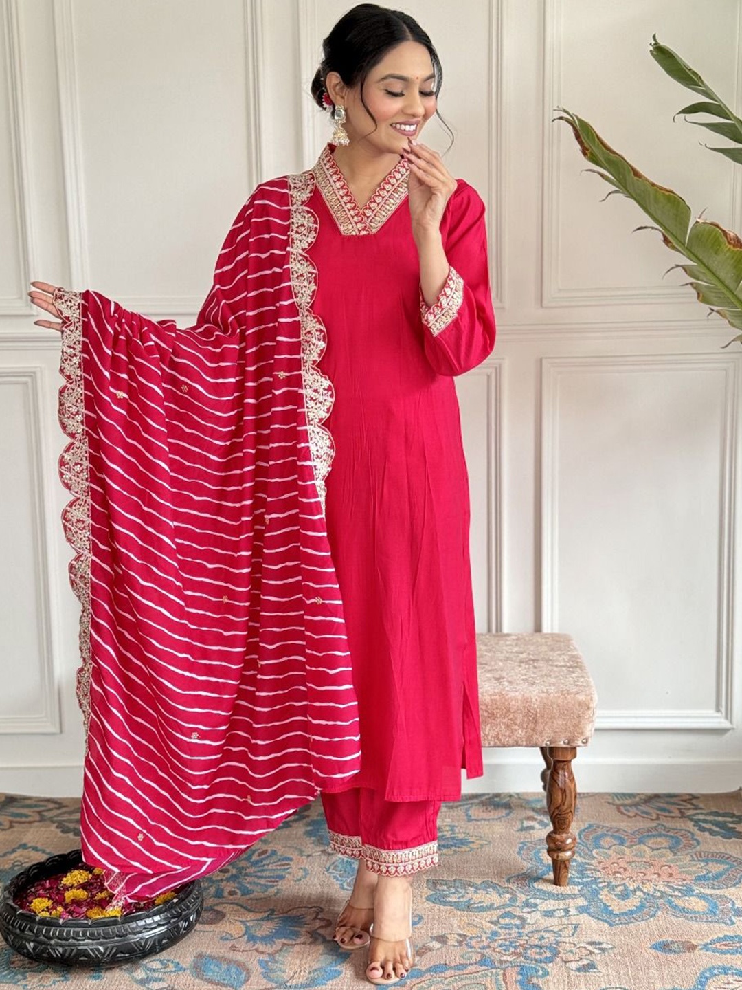IZIBRA Floral Embroidered Sequinned Chanderi Cotton Straight Kurta With Trouser & Dupatta, Red
IZIBRA Floral Embroidered Sequinned Chanderi Cotton Straight Kurta With Trouser & Dupatta, Red