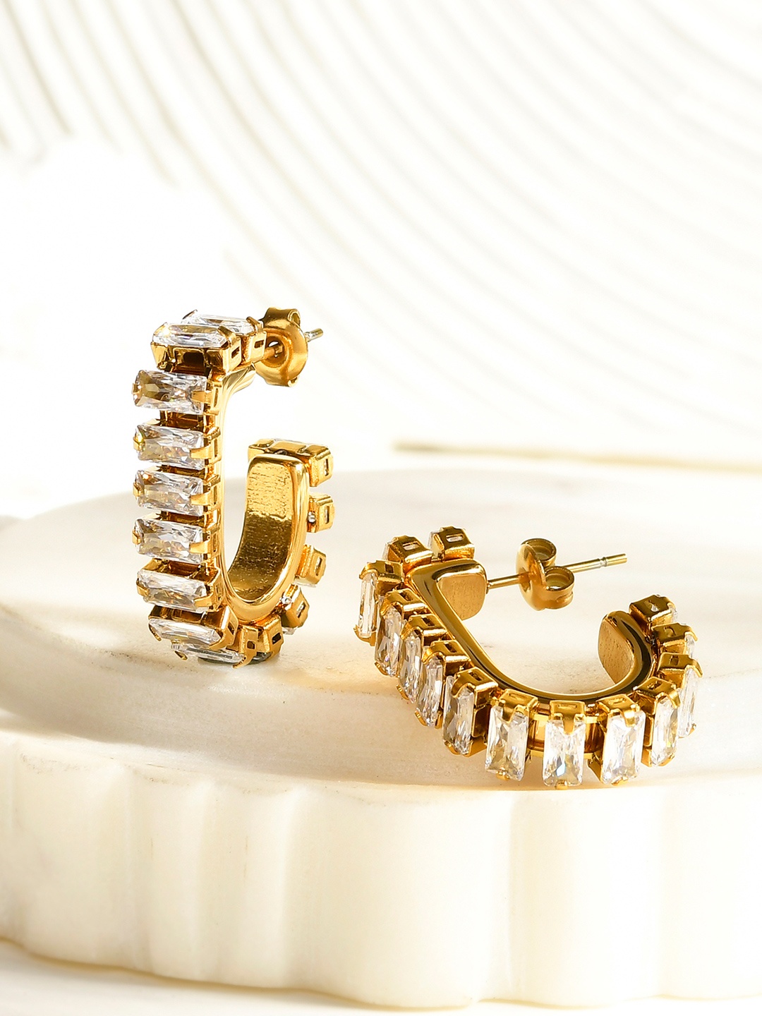 AQUASTREET 18K Gold Plated Waterproof Titanium Steel White Zircon Hoops Earrings
AQUASTREET 18K Gold Plated Waterproof Titanium Steel White Zircon Hoops Earrings
