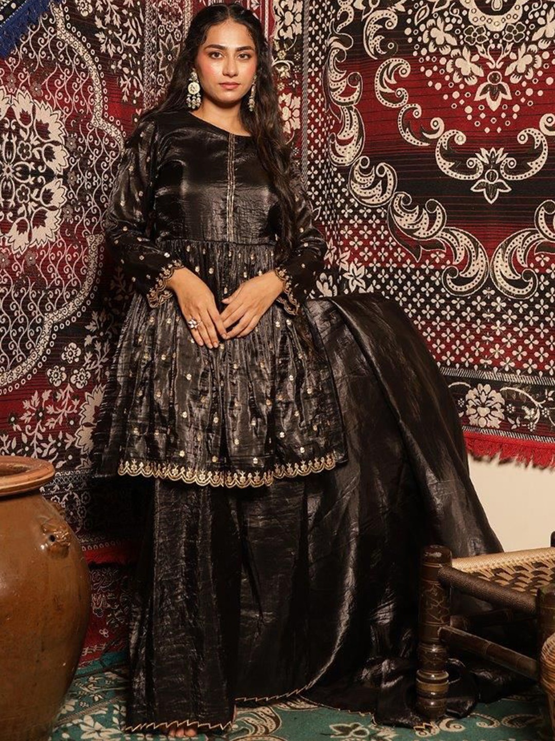EARTH O FAB Floral Embroidered Round Neck Pleated Anarkali Kurta With Palazzos & Dupatta, Black
EARTH O FAB Floral Embroidered Round Neck Pleated Anarkali Kurta With Palazzos & Dupatta, Black