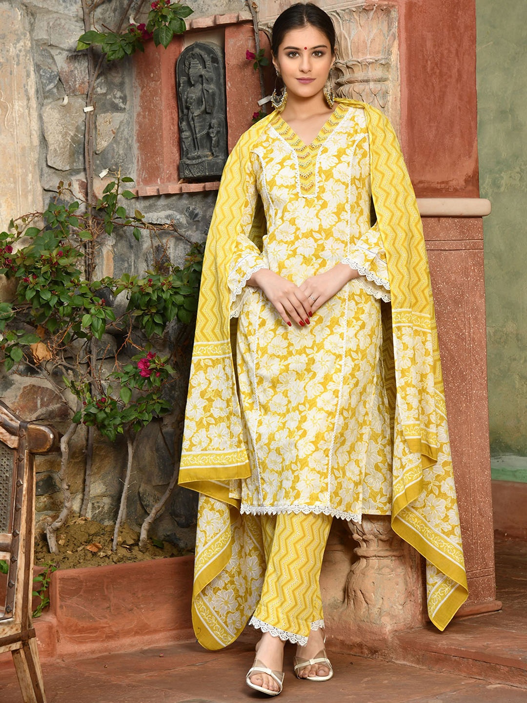 filora Floral Printed Panelled Beads Work Pure Cotton Kurta With Trouser & Dupatta, Yellow
filora Floral Printed Panelled Beads Work Pure Cotton Kurta With Trouser & Dupatta, Yellow