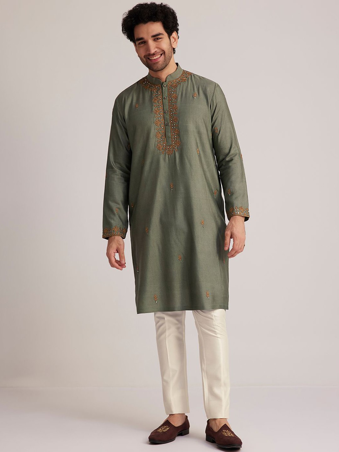 KALKI Fashion Floral Embroidered Mandarin Collar Mirror Work Straight Kurta With Trouser, Green
KALKI Fashion Floral Embroidered Mandarin Collar Mirror Work Straight Kurta With Trouser, Green
