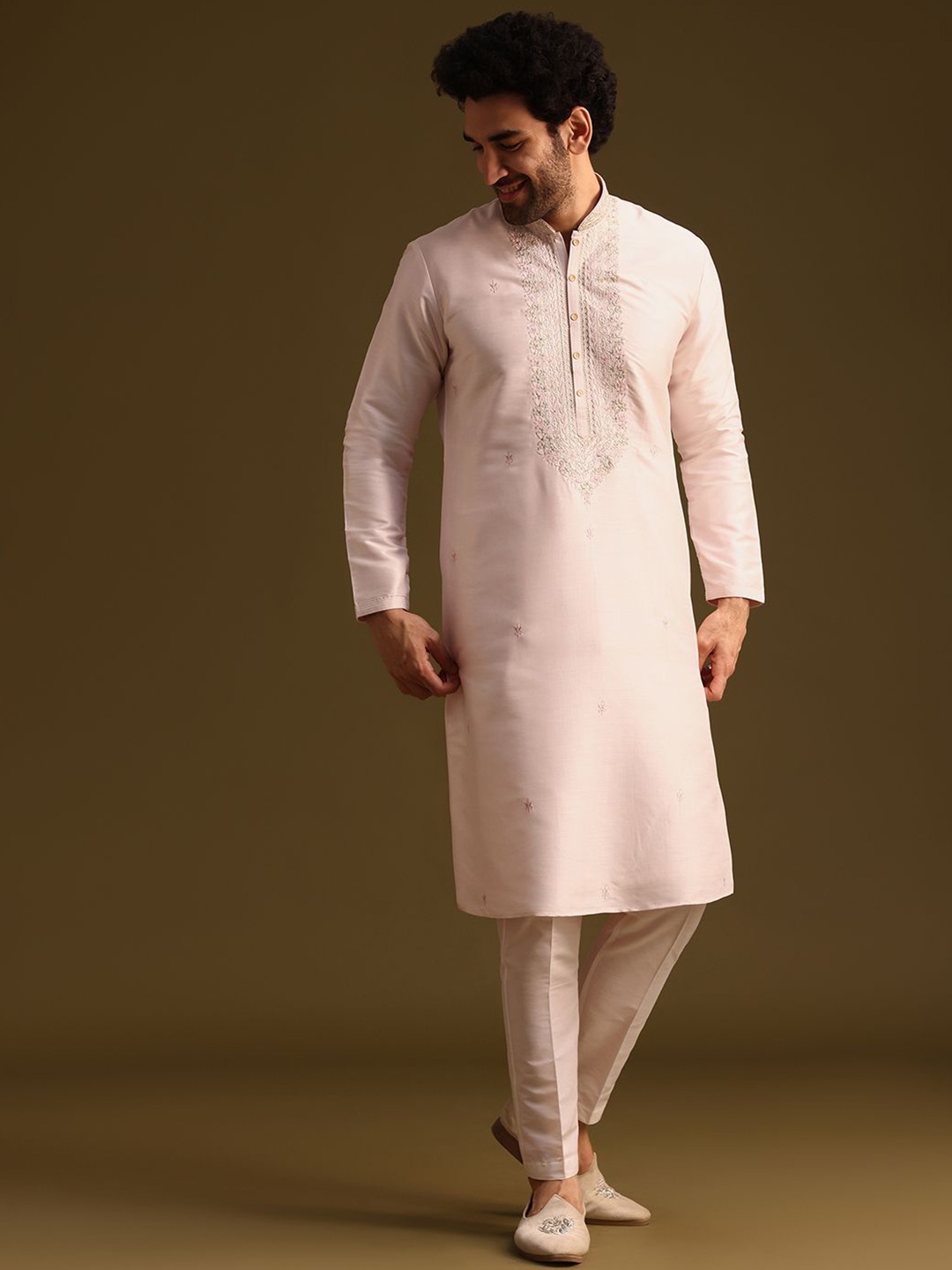 KALKI Fashion Floral Embroidered Mandarin Collar Stone Work Straight Kurta With Trouser, Pink
KALKI Fashion Floral Embroidered Mandarin Collar Stone Work Straight Kurta With Trouser, Pink