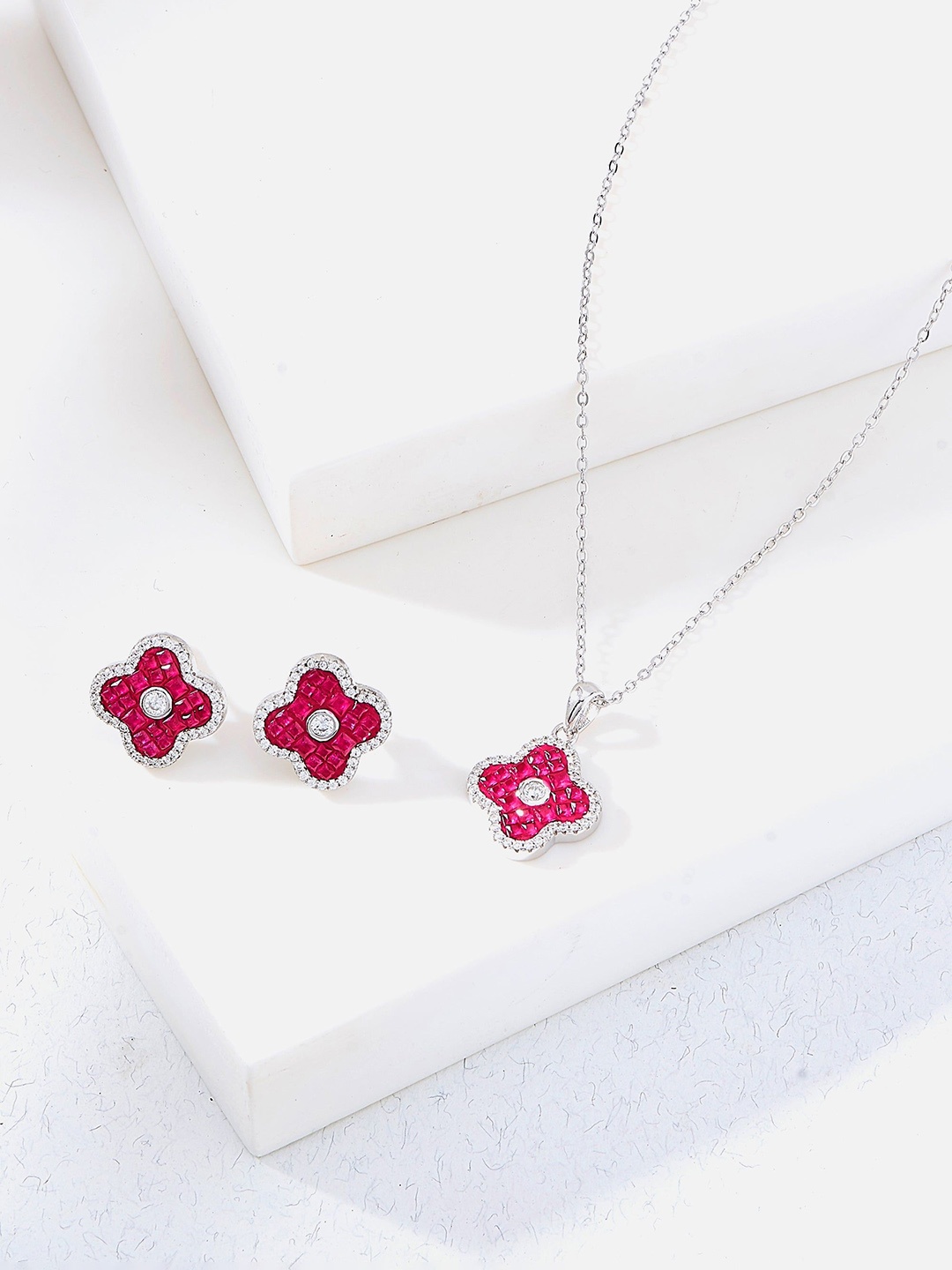 Nipura 925 Sterling Silver Rhodium-Plated Cubic Zirconia Studded Floral Pendant with Chain
Nipura 925 Sterling Silver Rhodium-Plated Cubic Zirconia Studded Floral Pendant with Chain
