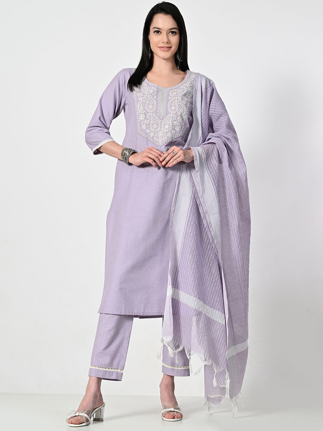 ALL WAYS YOU Floral Embroidered Mirror Work Straight Kurta with Trousers & Dupatta, Purple
ALL WAYS YOU Floral Embroidered Mirror Work Straight Kurta with Trousers & Dupatta, Purple