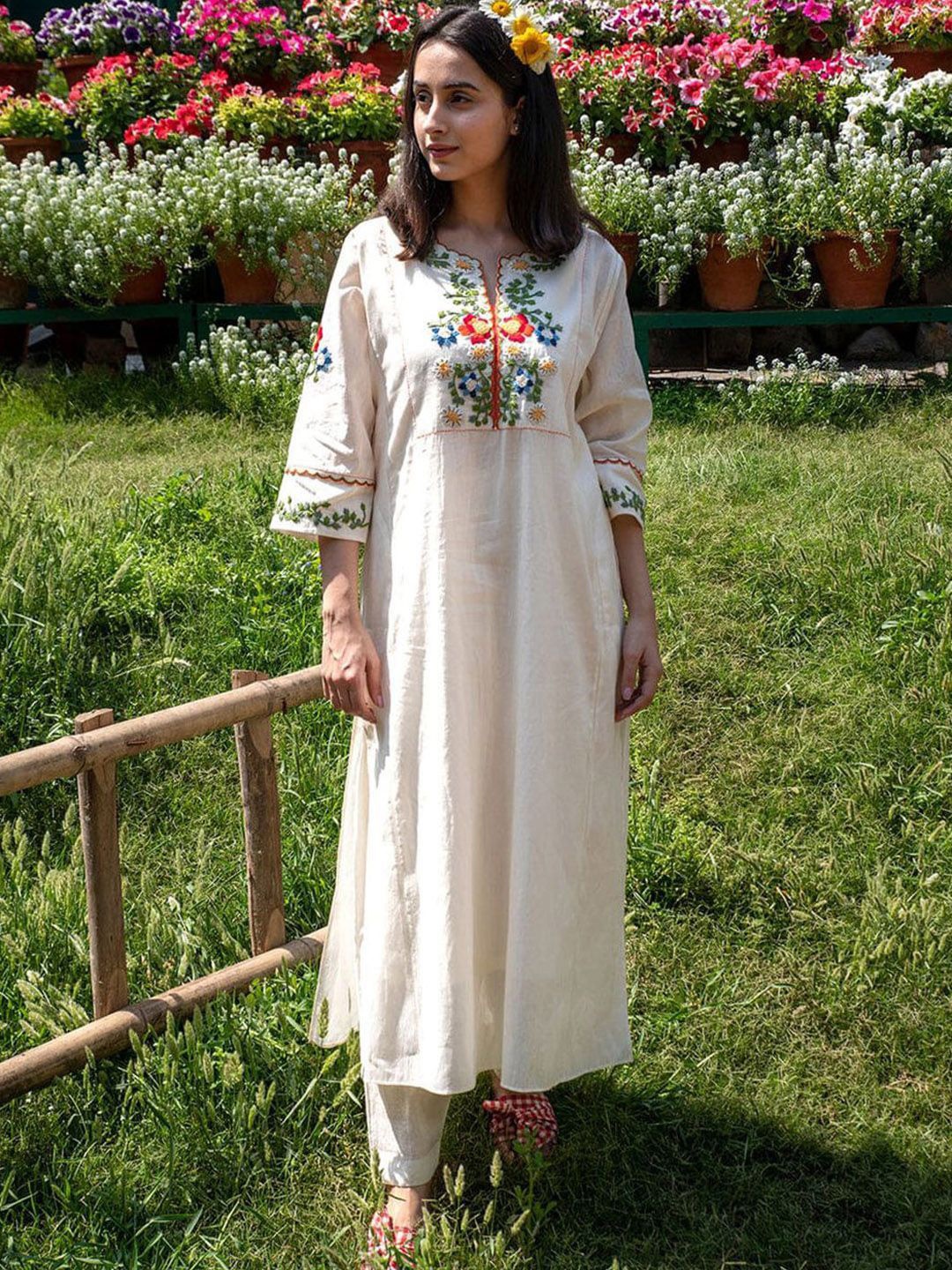 REALLTREND Floral Embroidered Thread Work Pure Cotton Straight Kurta With Trousers, White
REALLTREND Floral Embroidered Thread Work Pure Cotton Straight Kurta With Trousers, White