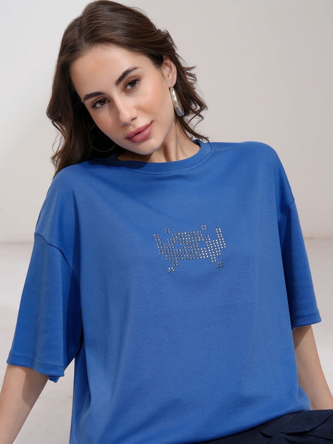 Street By Tokyo Talkies Women Embellished Drop-Shoulder Oversized Front T-Shirt, Blue
Street By Tokyo Talkies Women Embellished Drop-Shoulder Oversized Front T-Shirt, Blue