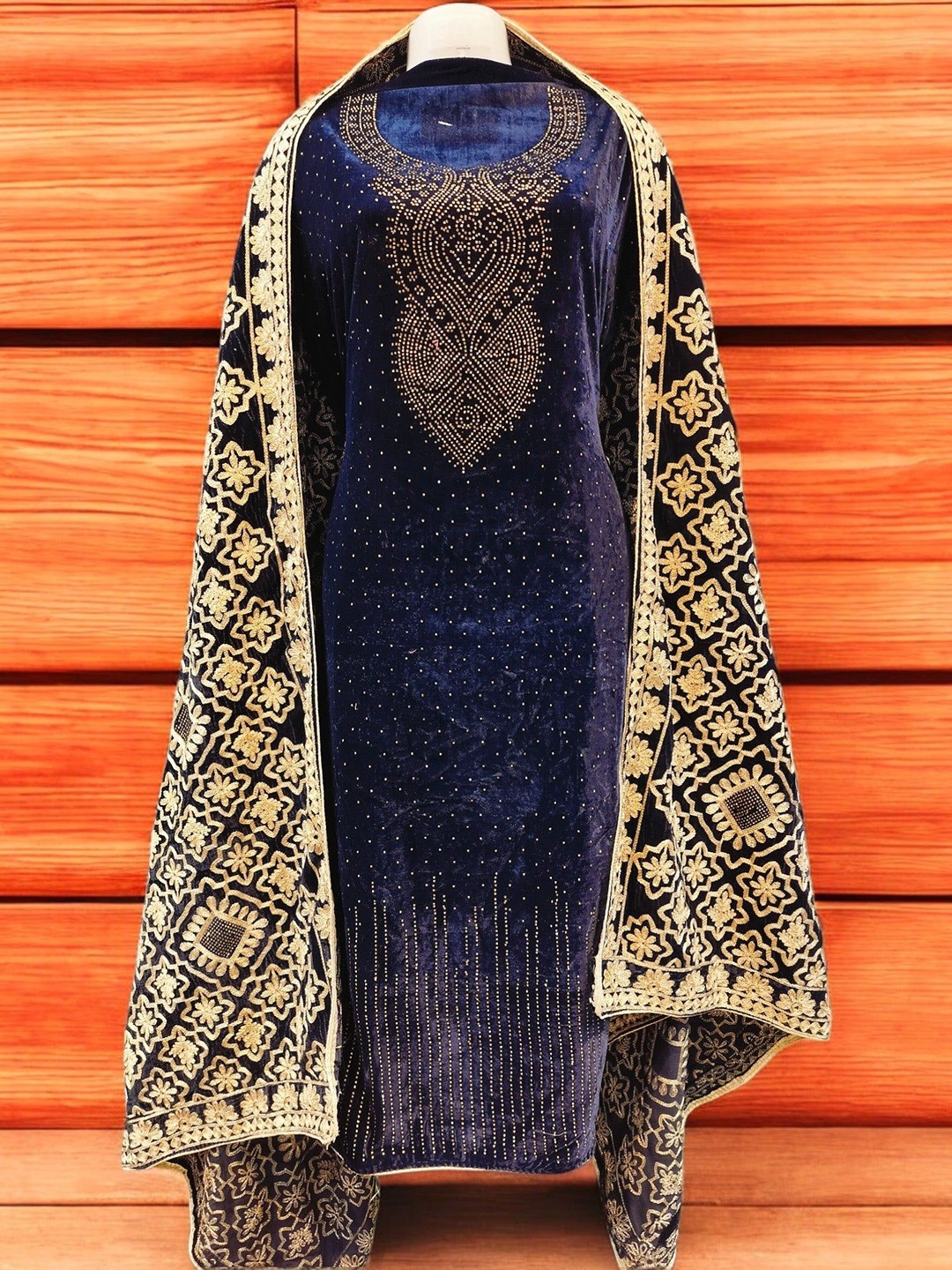 REET MAHAL Ethnic Motifs Embroidered Beads and Stones Unstitched Dress Material, Navy blue
REET MAHAL Ethnic Motifs Embroidered Beads and Stones Unstitched Dress Material, Navy blue