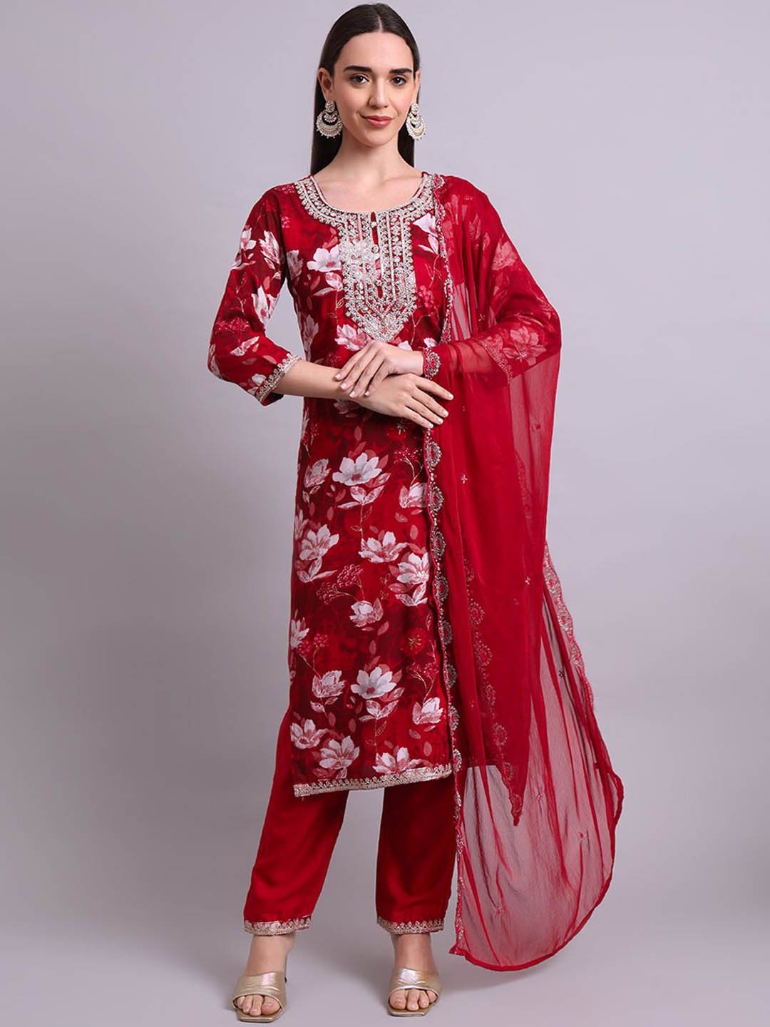 aayusika Floral Printed Round Neck Thread Work Straight Kurta With Trousers & Dupatta, Maroon
aayusika Floral Printed Round Neck Thread Work Straight Kurta With Trousers & Dupatta, Maroon
