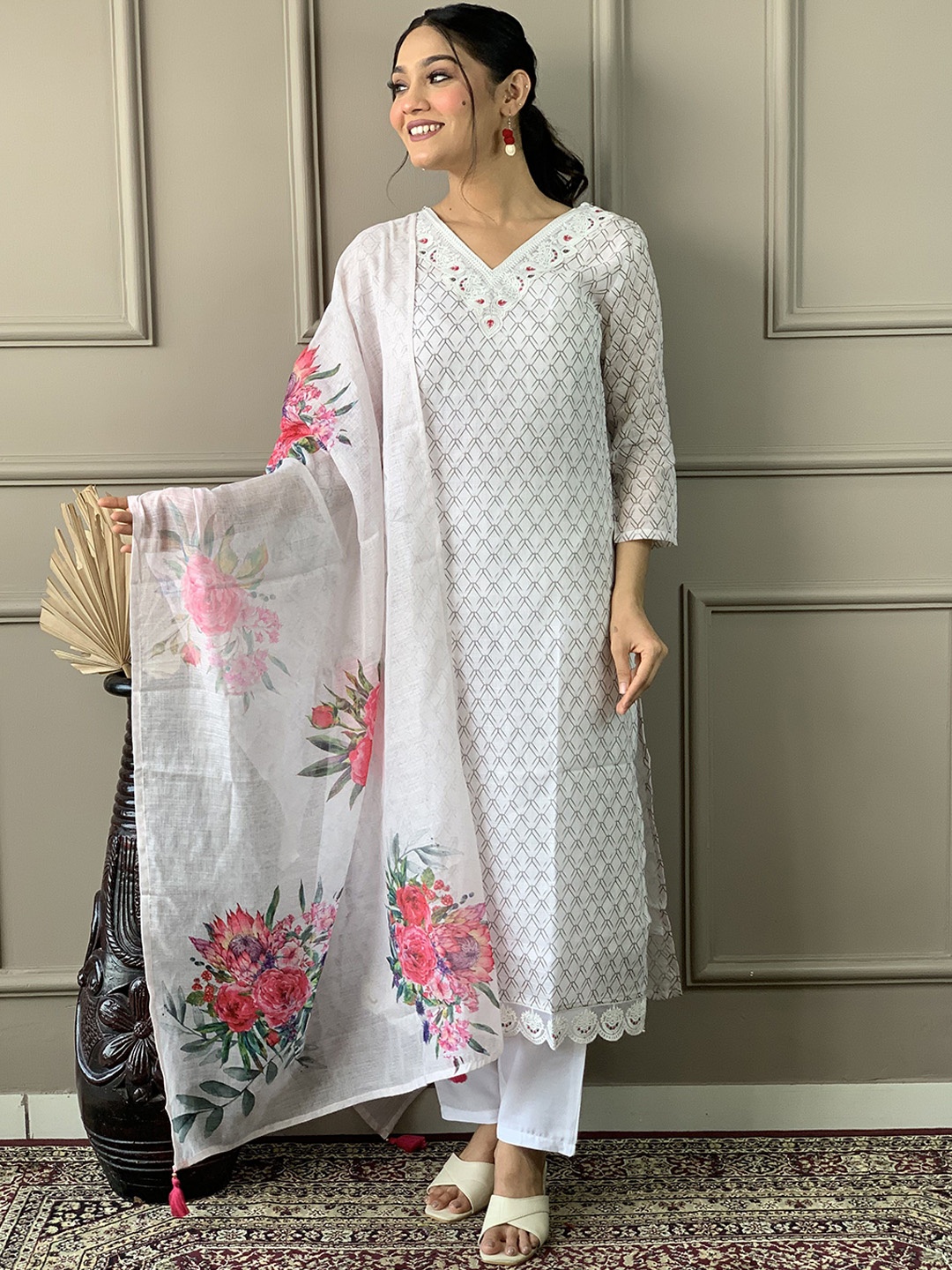 Moda Rapido Women Embroidered Regular Linen Kurta with Trousers & With Dupatta, White
Moda Rapido Women Embroidered Regular Linen Kurta with Trousers & With Dupatta, White