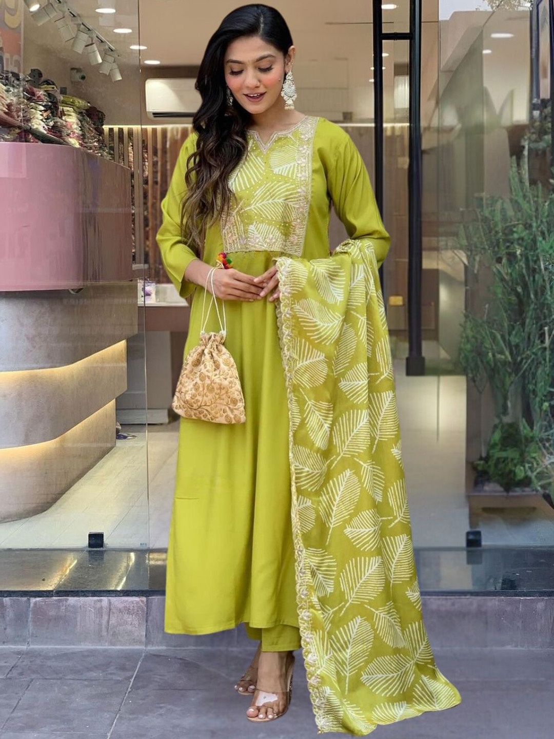 Moda Rapido Women Floral Embroidered Regular Kurta with Trousers & With Dupatta, Lime green
Moda Rapido Women Floral Embroidered Regular Kurta with Trousers & With Dupatta, Lime green