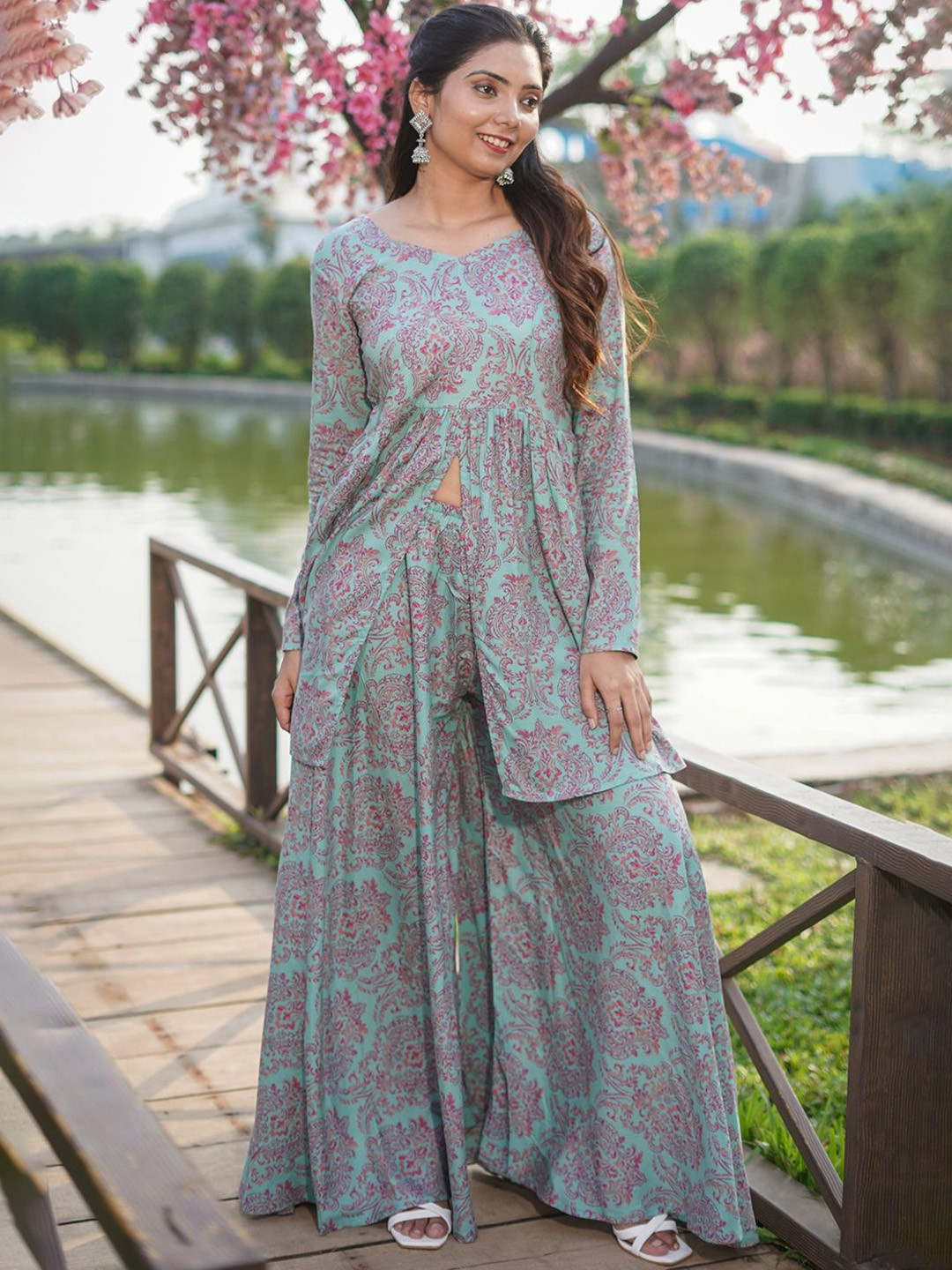 GO BOUJEE Ethnic Motifs Printed Pleated Round Neck Nylon Tunic With Palazzos, Green
GO BOUJEE Ethnic Motifs Printed Pleated Round Neck Nylon Tunic With Palazzos, Green
