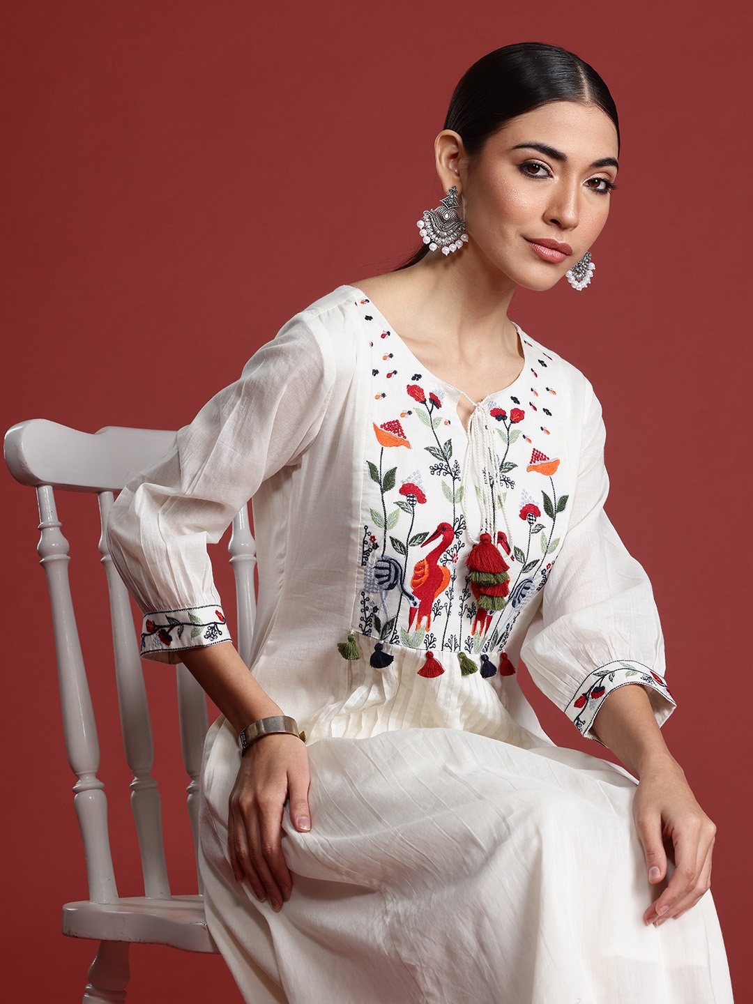 Indo Era Floral Embroidered Panelled Thread Work Pure Cotton Kurta with Trousers, Off white
Indo Era Floral Embroidered Panelled Thread Work Pure Cotton Kurta with Trousers, Off white