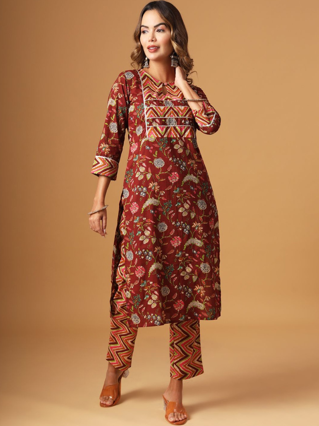 SUBAGI FASHION Floral Printed Keyhole Neck Pure Cotton Straight Kurta With Trouser, Maroon
SUBAGI FASHION Floral Printed Keyhole Neck Pure Cotton Straight Kurta With Trouser, Maroon