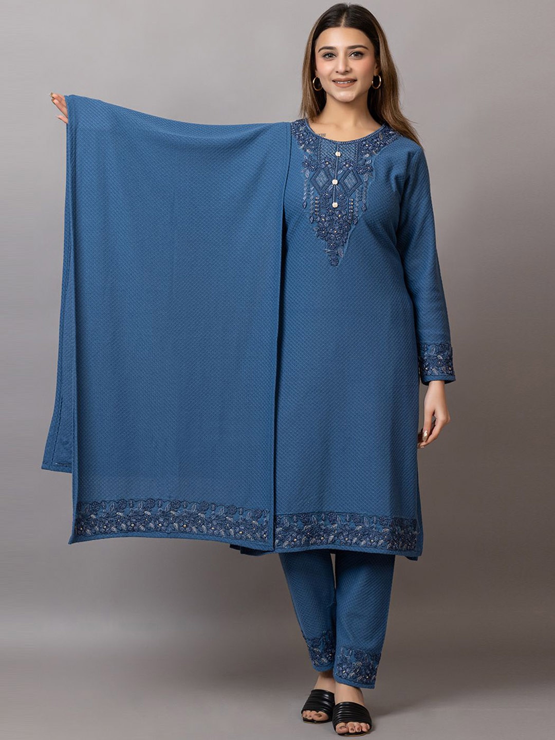 Wool's Kart Floral Embroidered Thread Work Straight Kurta With Trouser & Dupatta, Blue
Wool's Kart Floral Embroidered Thread Work Straight Kurta With Trouser & Dupatta, Blue