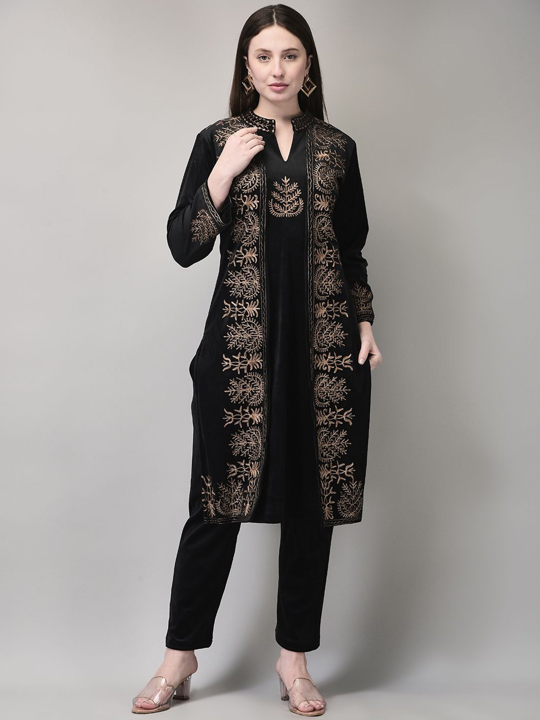 FNOCKS Floral Embroidered Mandarin Collar Thread Work Velvet Straight Kurta With Trousers, Black
FNOCKS Floral Embroidered Mandarin Collar Thread Work Velvet Straight Kurta With Trousers, Black