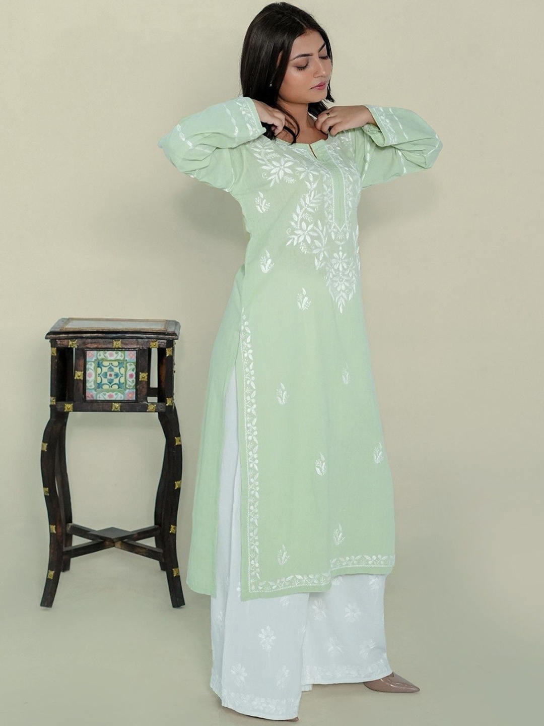 Ethnic Threads Floral Embroidered Notch Neck Chikankari Pure Cotton Straight Kurta, Green
Ethnic Threads Floral Embroidered Notch Neck Chikankari Pure Cotton Straight Kurta, Green