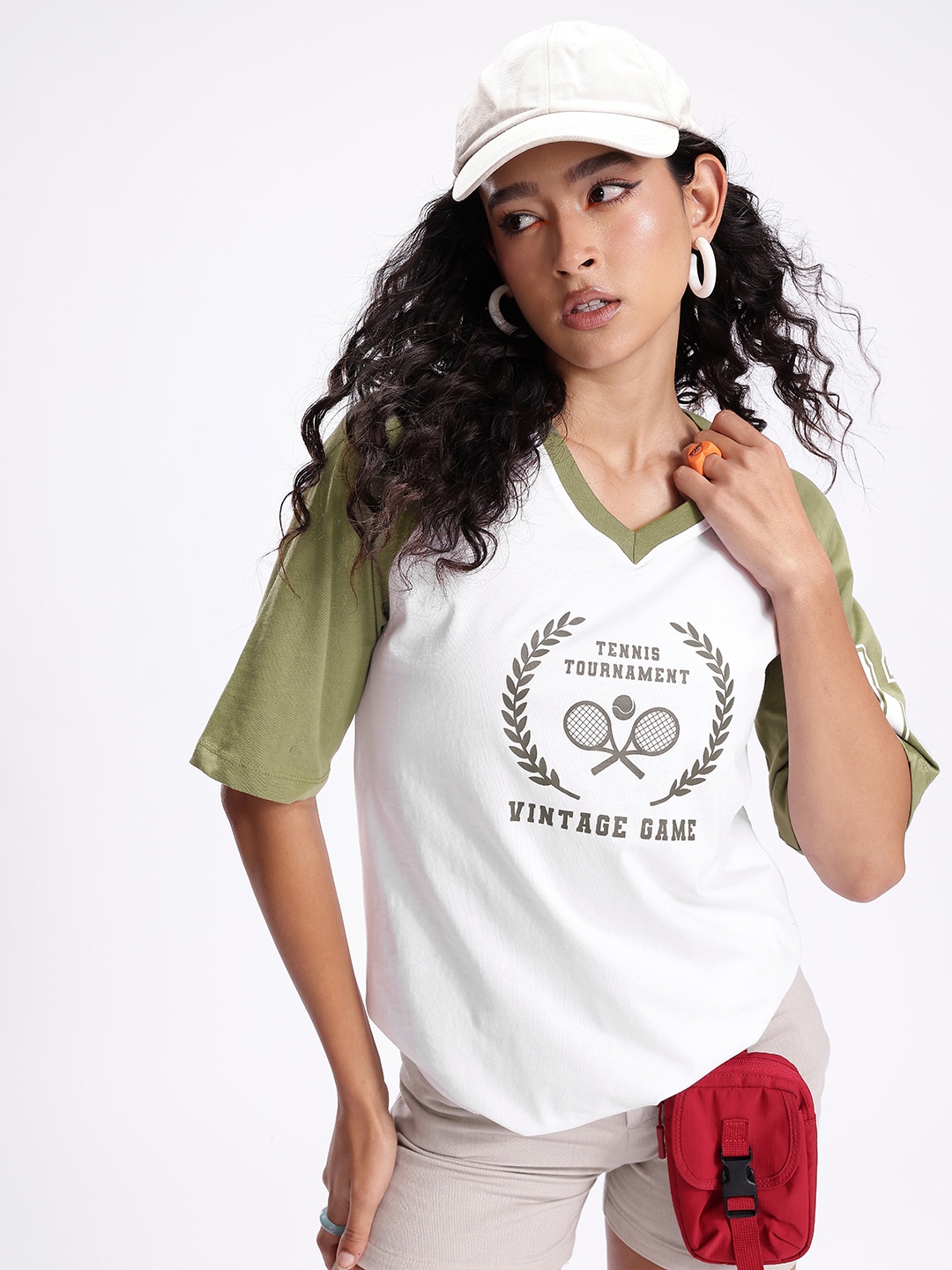 Kook N Keech Disney Varsity Printed Colourblocked Pure Cotton Oversized T-shirt, Off white
Kook N Keech Disney Varsity Printed Colourblocked Pure Cotton Oversized T-shirt, Off white