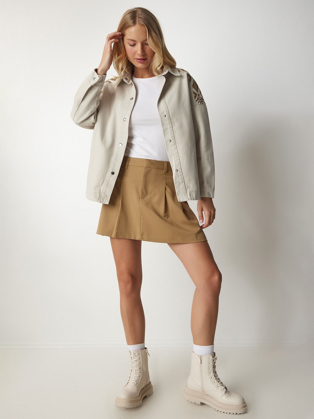 Happiness istanbul Women Spread Collar Geometric Printed Cotton Casual Tailored Jacket, Off white
Happiness istanbul Women Spread Collar Geometric Printed Cotton Casual Tailored Jacket, Off white