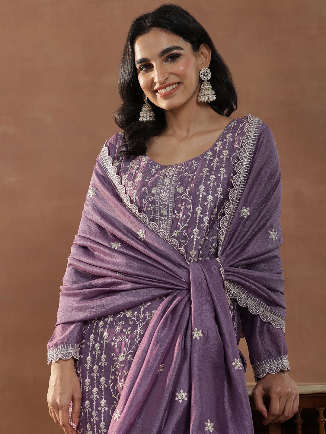 Libas Purple Floral Embroidered Scoop Neck Sequinned Straight Kurta With Trouser & Dupatta
Libas Purple Floral Embroidered Scoop Neck Sequinned Straight Kurta With Trouser & Dupatta