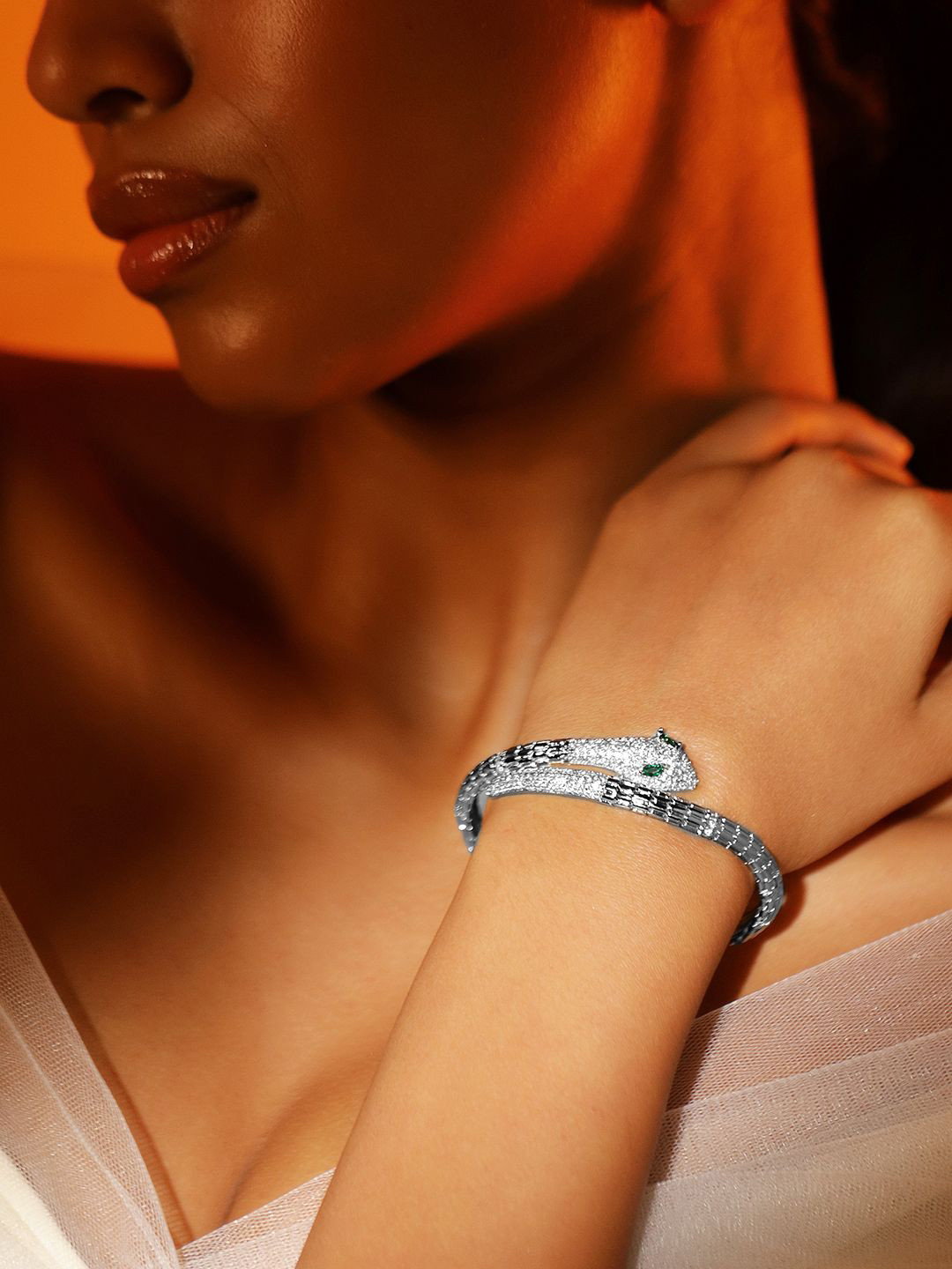 Rubans Rhodium-Plated Cubic Zirconia Snake-Inspired Openable Bracelet with Emerald Accents, Silver
Rubans Rhodium-Plated Cubic Zirconia Snake-Inspired Openable Bracelet with Emerald Accents, Silver