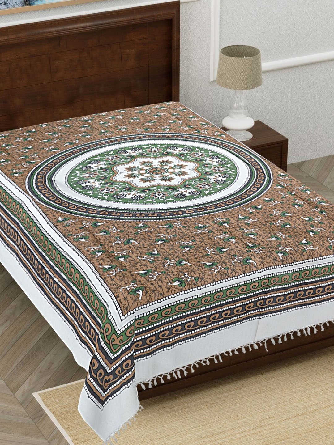 HASHCART White & Brown Floral Printed Pure Cotton 210 TC Single Bedsheet 2.3 m x 1.52 m
HASHCART White & Brown Floral Printed Pure Cotton 210 TC Single Bedsheet 2.3 m x 1.52 m