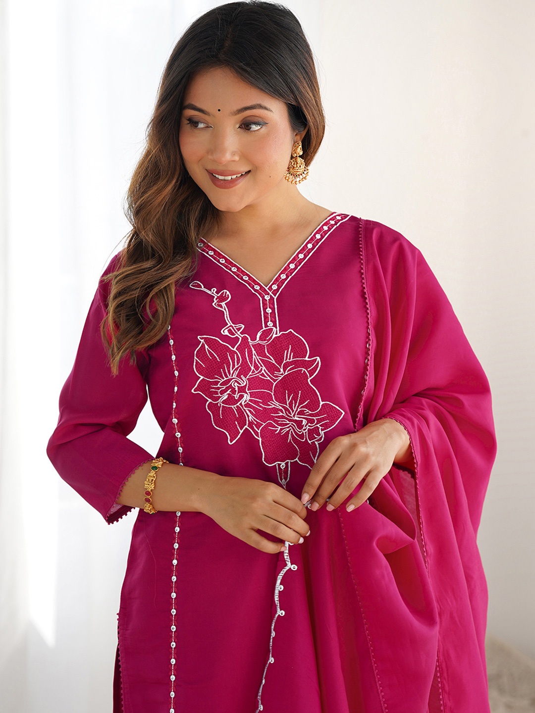 KALINI Floral Embroidered V-Neck Sequinned Straight Kurta With Trousers And Dupatta, Pink
KALINI Floral Embroidered V-Neck Sequinned Straight Kurta With Trousers And Dupatta, Pink