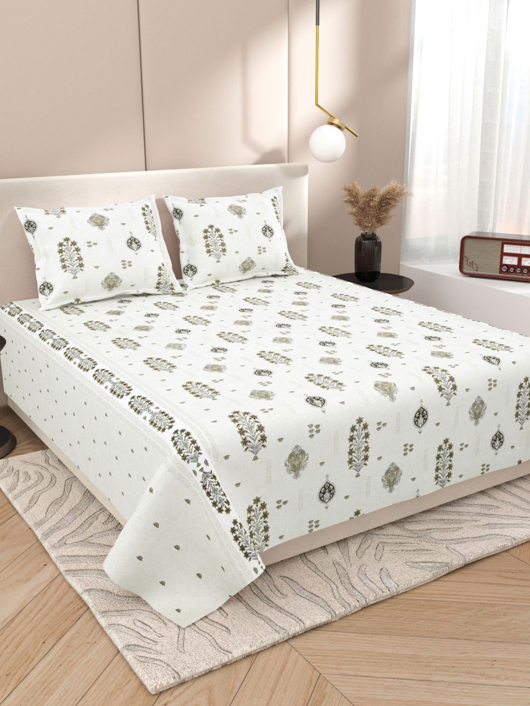 DREAM WEAVERZ White & Green Floral Cotton 220 TC Super King Bedsheet Set 2.75 m X 2.55 m
DREAM WEAVERZ White & Green Floral Cotton 220 TC Super King Bedsheet Set 2.75 m X 2.55 m