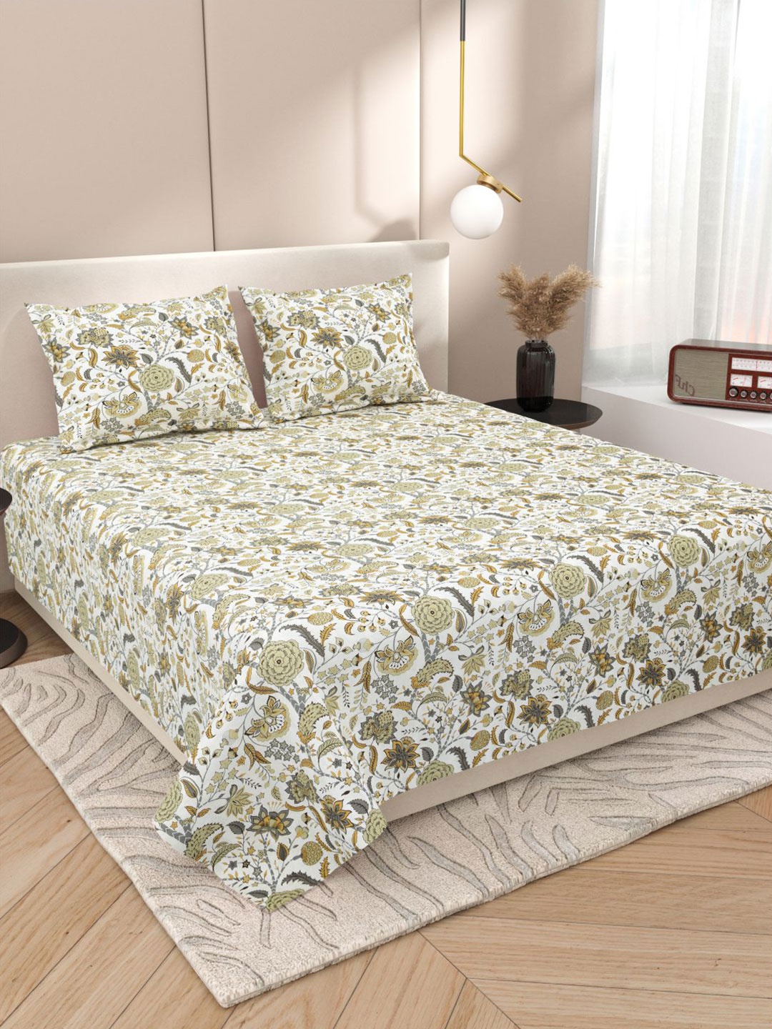 DREAM WEAVERZ White Floral Printed Pure Cotton 220 TC King Bedsheet Set 2.75m x 2.55m
DREAM WEAVERZ White Floral Printed Pure Cotton 220 TC King Bedsheet Set 2.75m x 2.55m