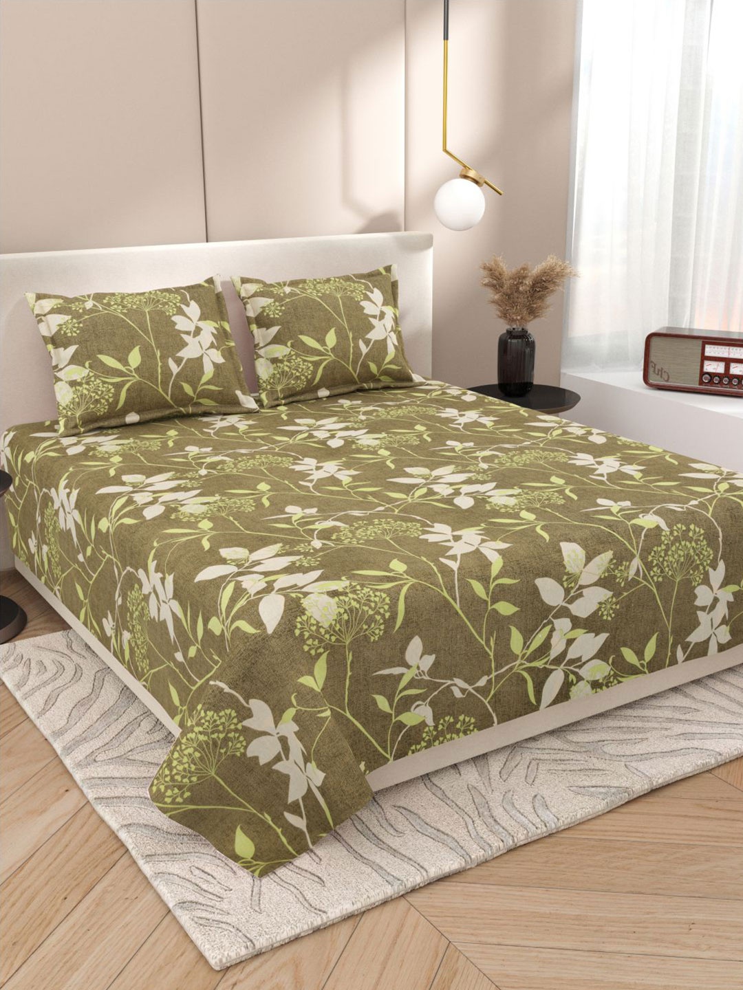 DREAM WEAVERZ Green & White Floral Printed 220 TC Cotton King Bedsheet Set 2.75 m X 2.55 m
DREAM WEAVERZ Green & White Floral Printed 220 TC Cotton King Bedsheet Set 2.75 m X 2.55 m