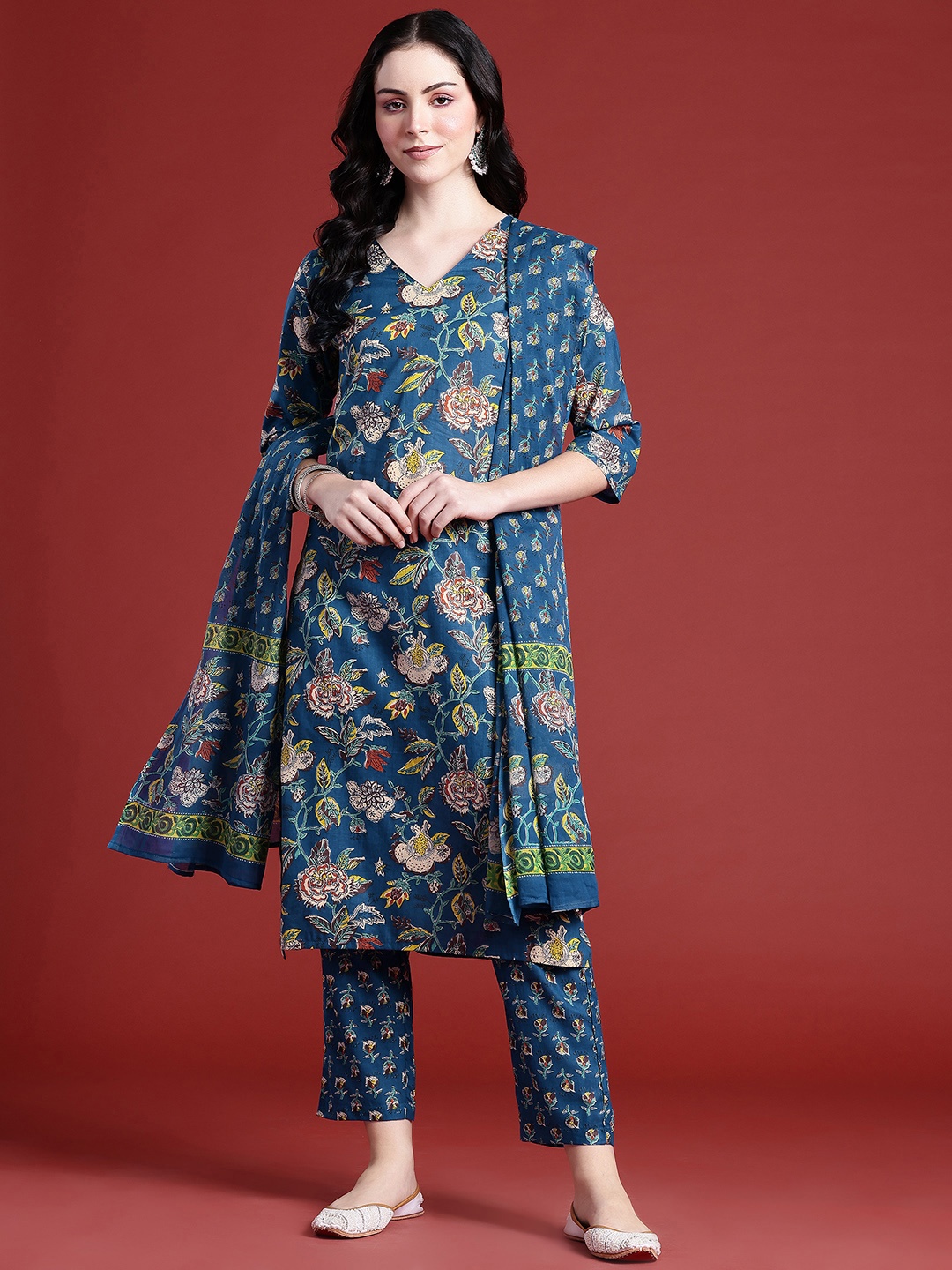 Anouk Ethnic Motifs Printed Regular Cotton Kurta with Trousers & With Dupatta, Navy blue
Anouk Ethnic Motifs Printed Regular Cotton Kurta with Trousers & With Dupatta, Navy blue