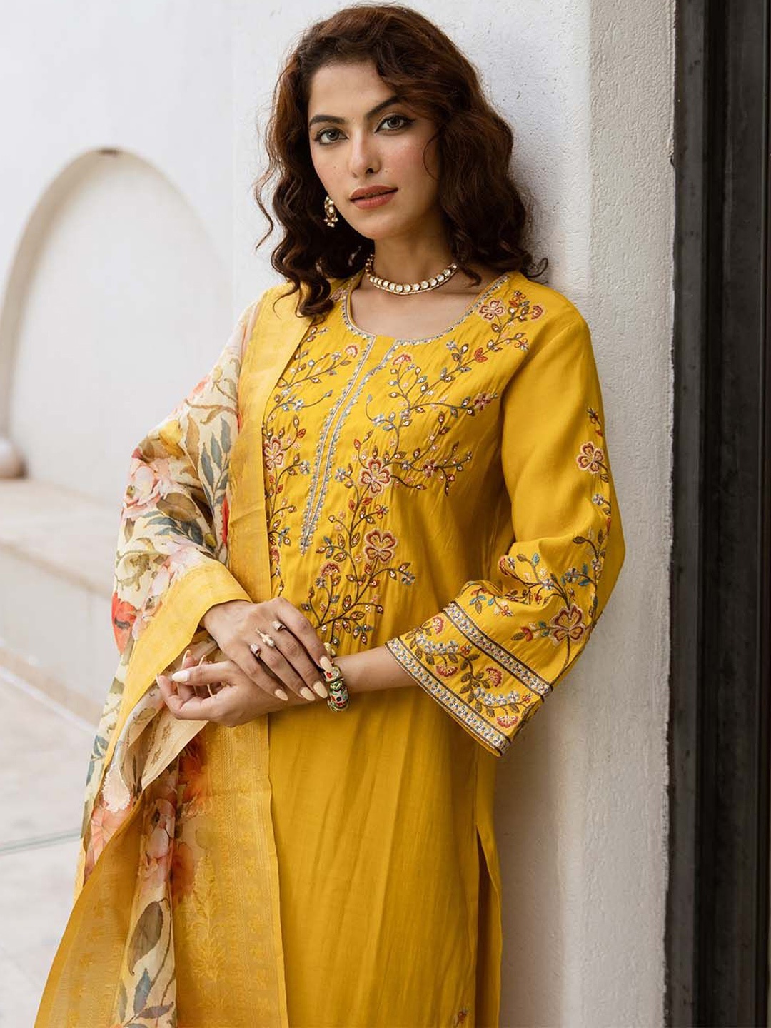 Ishin Women Floral Printed Regular Thread Work Kurta with Trousers & With Dupatta, Mustard
Ishin Women Floral Printed Regular Thread Work Kurta with Trousers & With Dupatta, Mustard