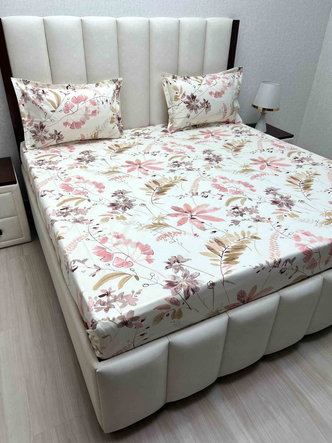 Pure Decor Royal Velar White Printed Pure Cotton 400 TC King Bedsheet Set 2.74 x 2.74 m
Pure Decor Royal Velar White Printed Pure Cotton 400 TC King Bedsheet Set 2.74 x 2.74 m