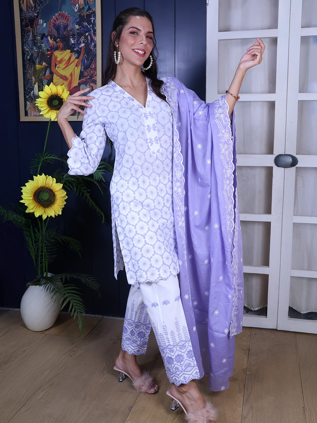 ALLUREARMOIRE Floral Embroidered Pure Cotton Straight Kurta With Trousers & Dupatta, Purple
ALLUREARMOIRE Floral Embroidered Pure Cotton Straight Kurta With Trousers & Dupatta, Purple