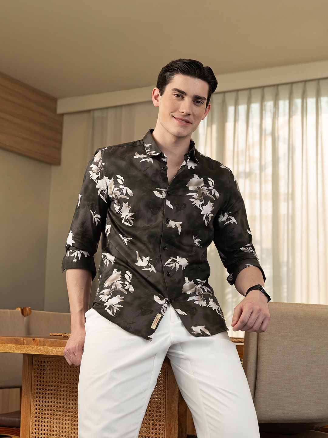 U.S. Polo Assn. Denim Co. Men Classic Fit Spread Collar Floral Printed Cotton Casual Shirt, Grey
U.S. Polo Assn. Denim Co. Men Classic Fit Spread Collar Floral Printed Cotton Casual Shirt, Grey