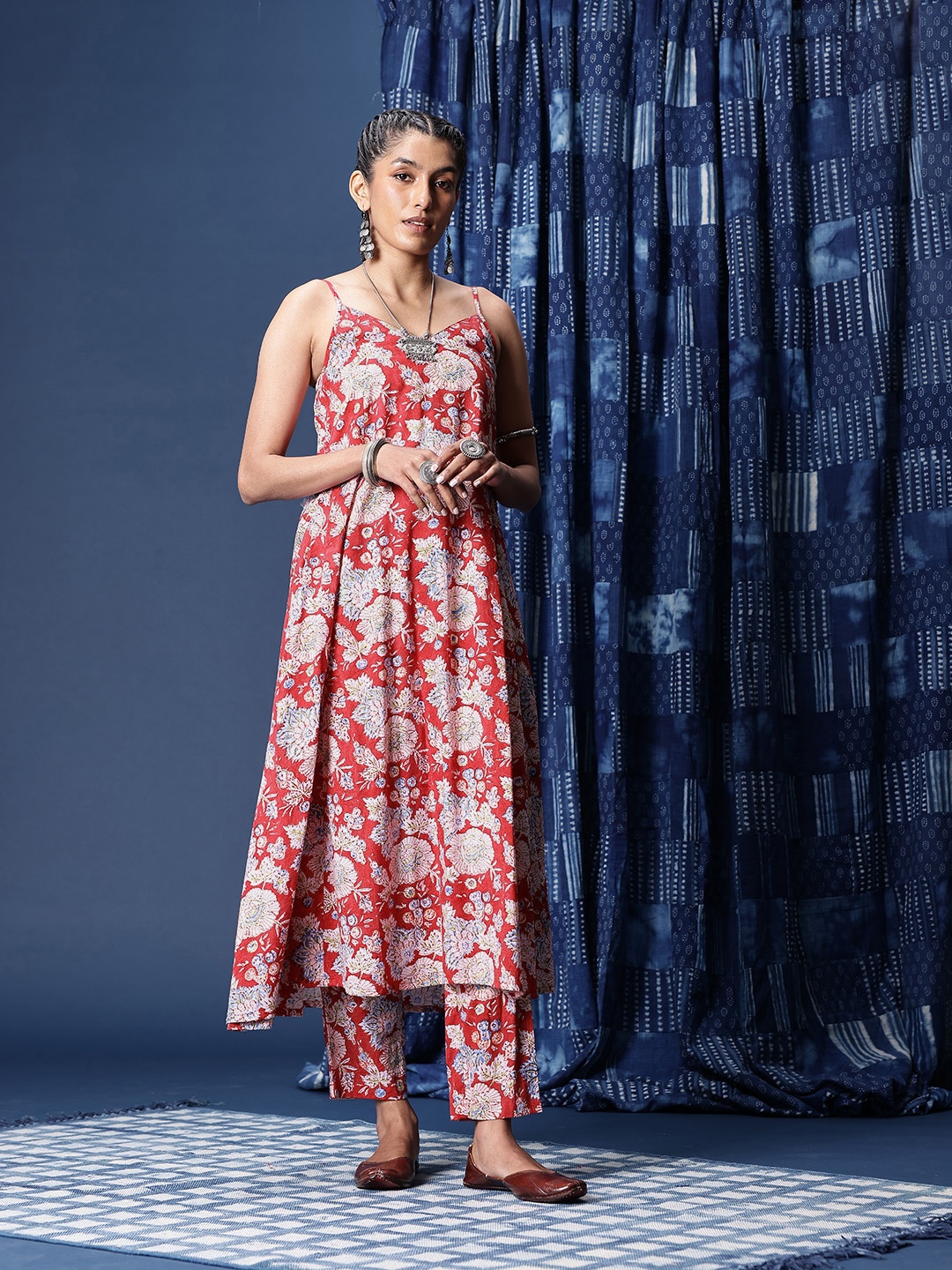 Taavi Floral Sanganeri Block Printed Pleated Pure Cotton Kurta with Trousers, Maroon
Taavi Floral Sanganeri Block Printed Pleated Pure Cotton Kurta with Trousers, Maroon